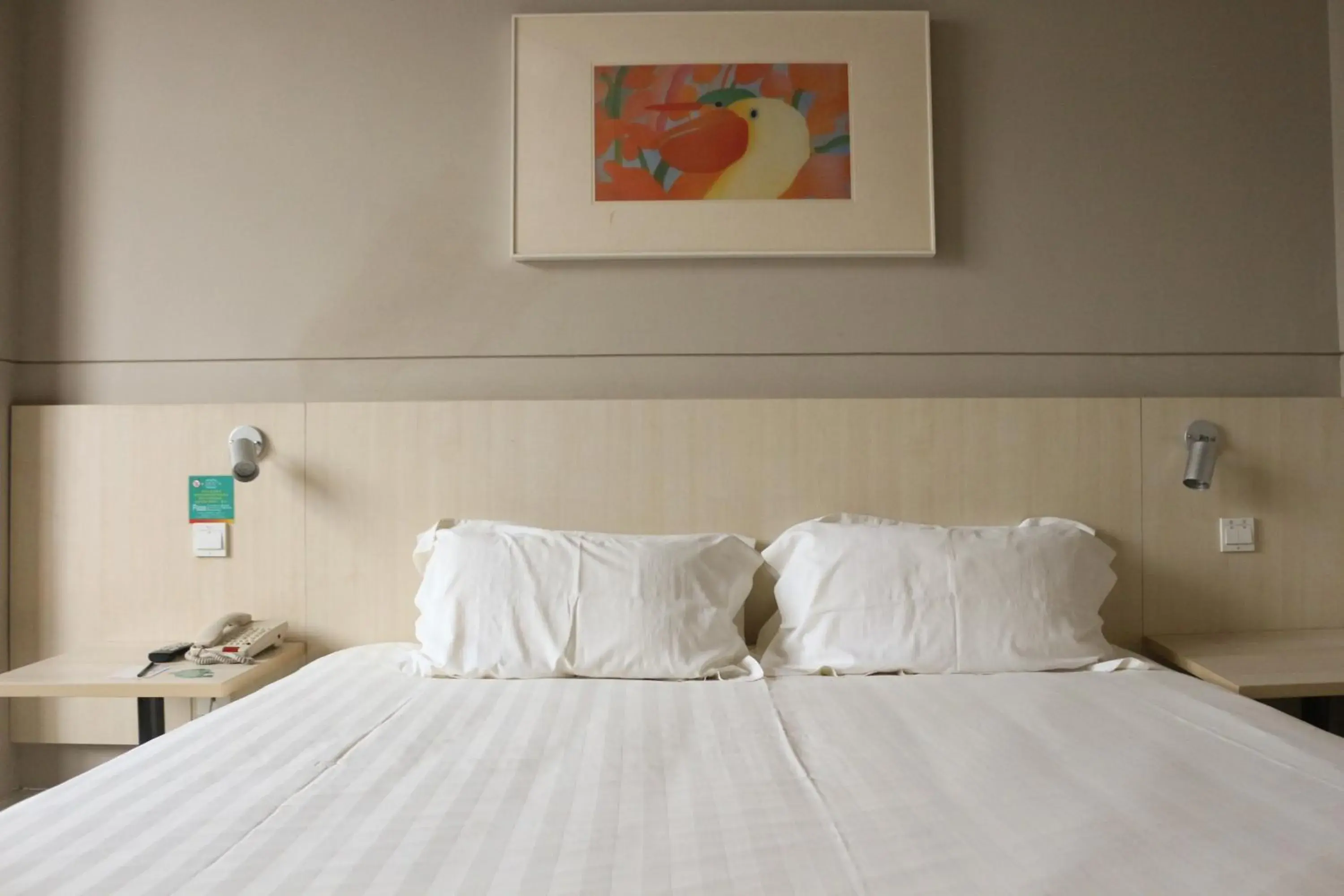 Bed in Jinjiang Inn Shanghai Chedun Studios Bed in Jinjiang Inn Shanghai Chedun Studios