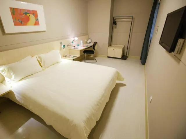 Bedroom, Bed in Jinjiang Inn Shanghai Hongqiao Hinge National Exhibition Centre