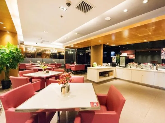 Restaurant/places to eat in Jinjiang Inn Chengde Railway Station