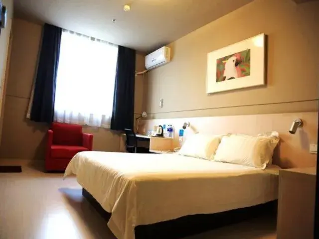 Bed in Jinjiang Inn Hengshui Railway Station Bed in Jinjiang Inn Hengshui Railway Station