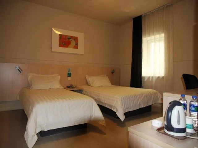 Bed in Jinjiang Inn Zhangjiakou Xuanhua People's Park