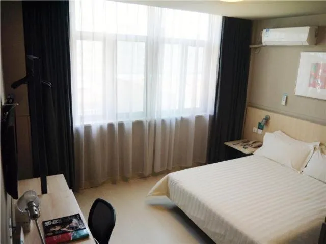 Bed in Jinjiang Inn Zhuji Datang