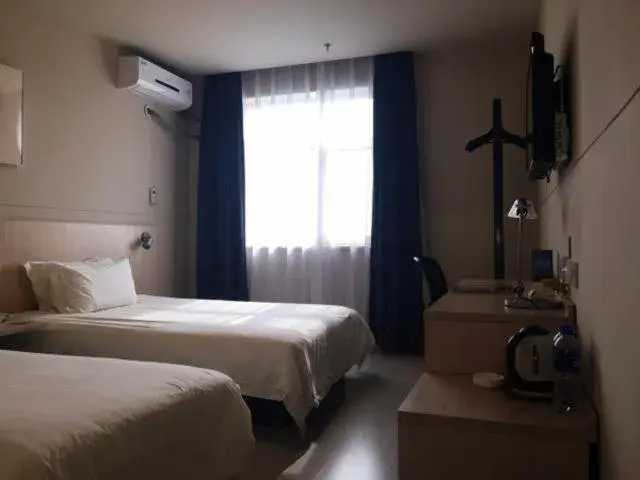 Bed in Jinjiang Inn Langfang High-speed Railwy Station Yinhe South Road Bed in Jinjiang Inn Langfang High-speed Railwy Station Yinhe South Road