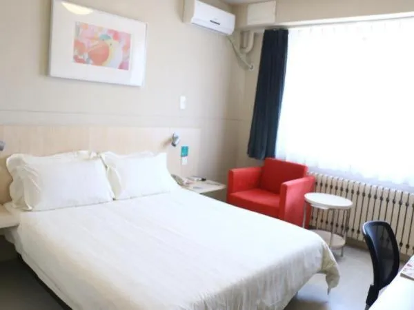 Bed in Jinjiang Inn Fuxin Sanyiba Park