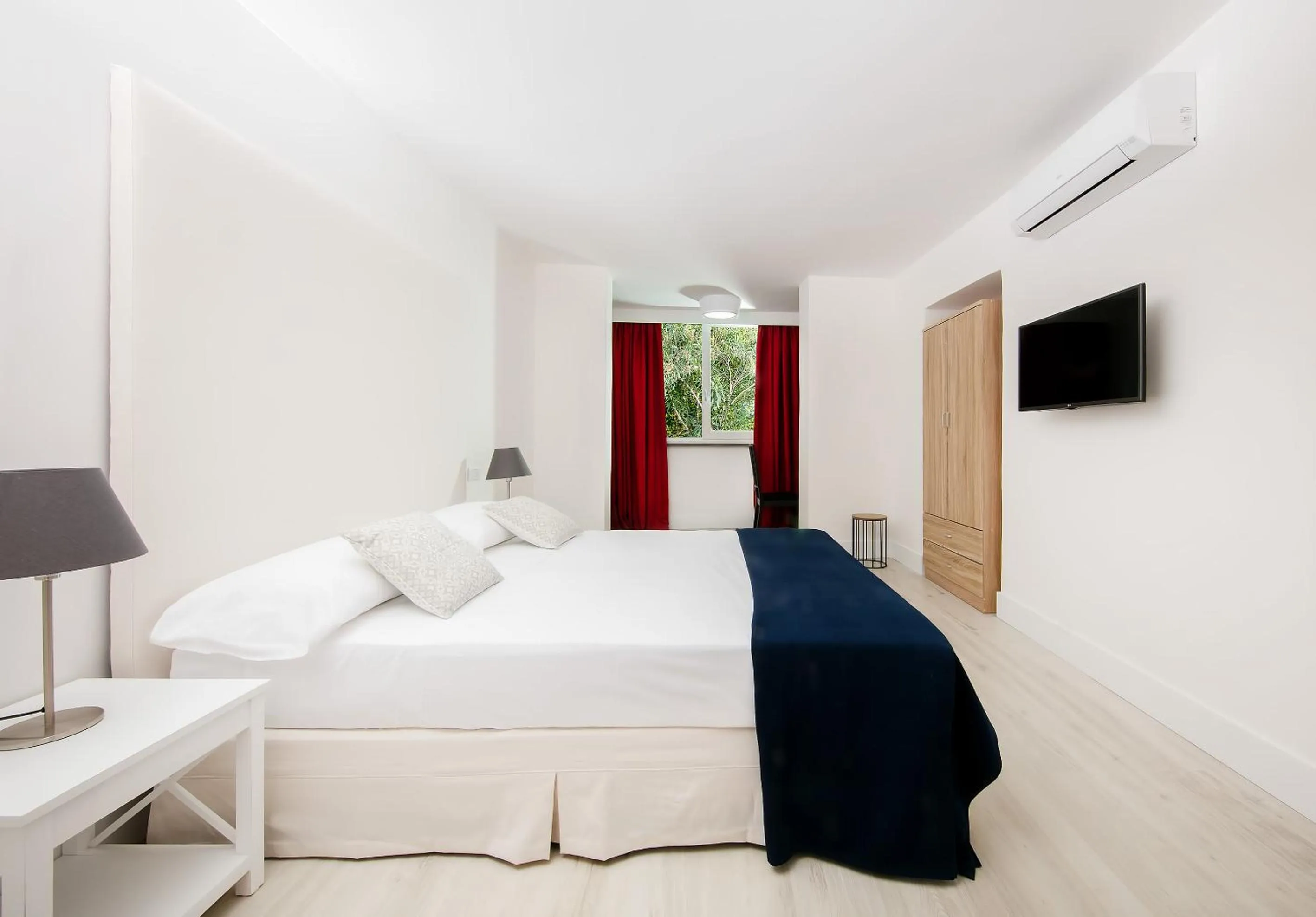 Bathroom, Bed in Fuorlovado 40