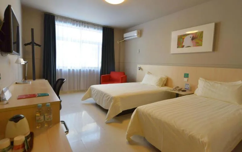 bunk bed, Bed in Jinjiang Inn Shanghai Pudong Jichangzhen