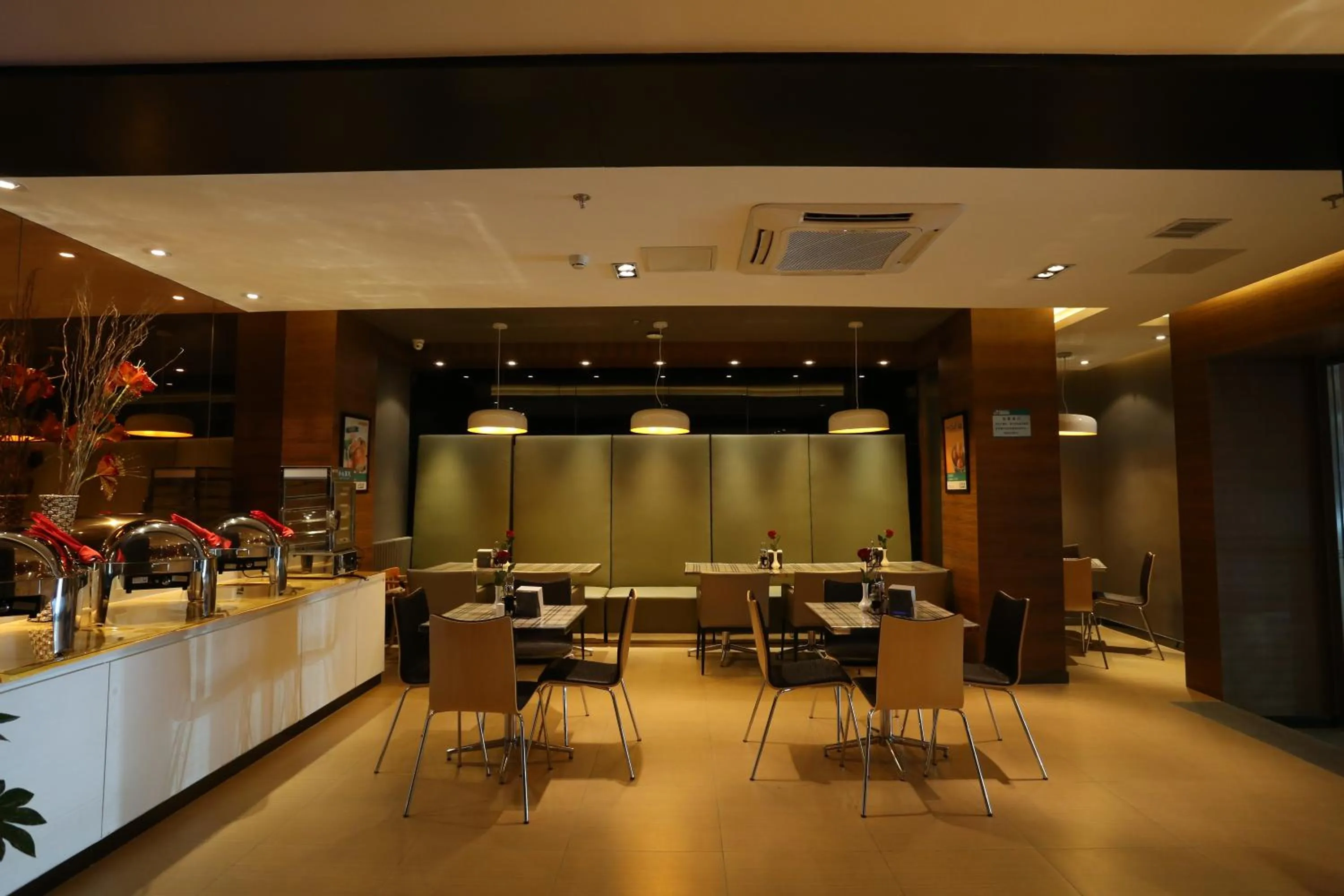 Restaurant/places to eat in Jinjiang Inn Beijing Shangdi Technology Park