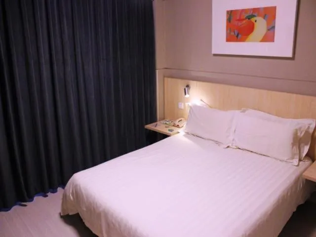 Bed in Jinjiang Inn Benxi Bus Station