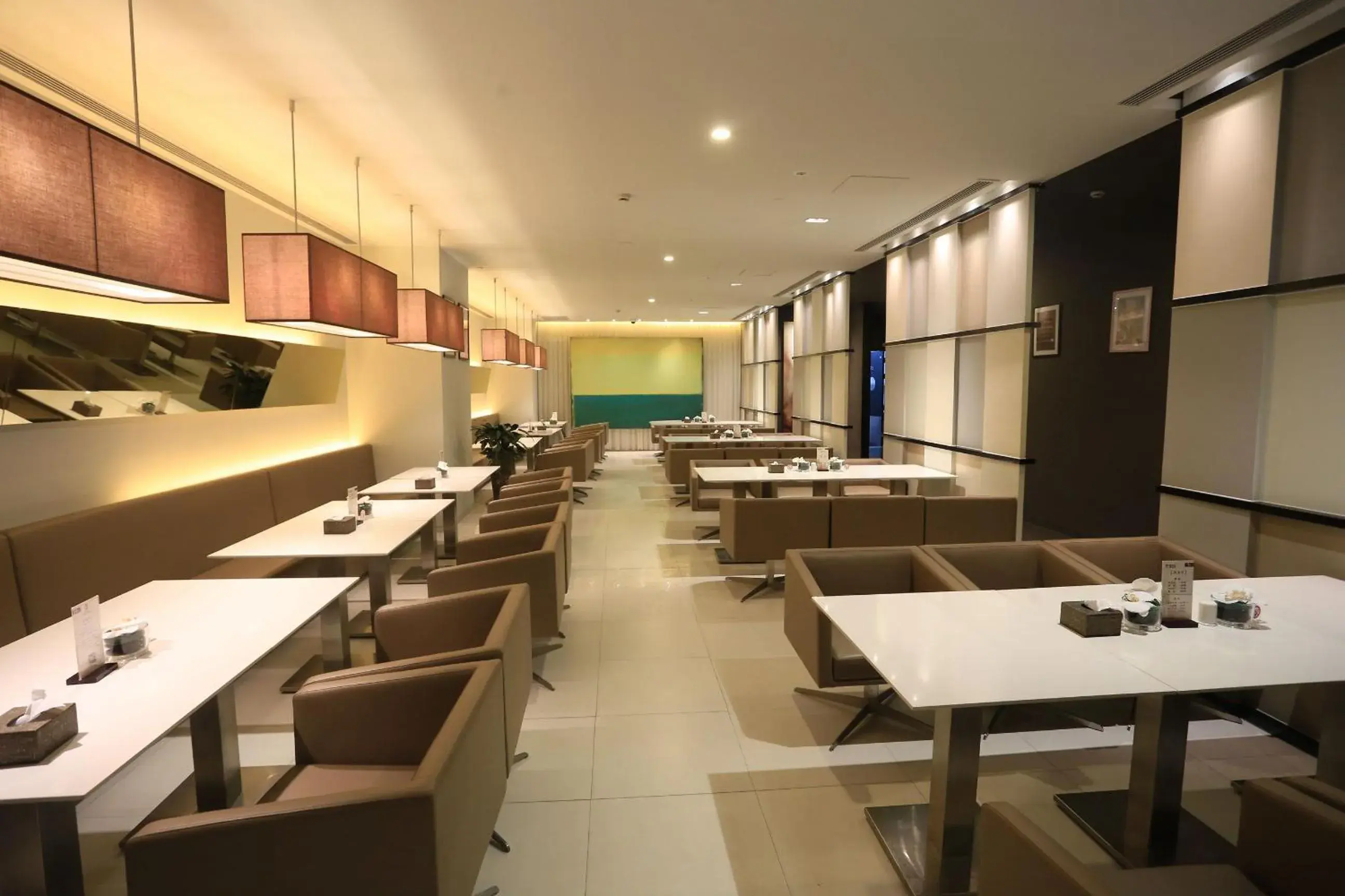 Property building in Jinjiang Inn Select Chongqing Caiyuanba Railway Station Property building in Jinjiang Inn Select Chongqing Caiyuanba Railway Station