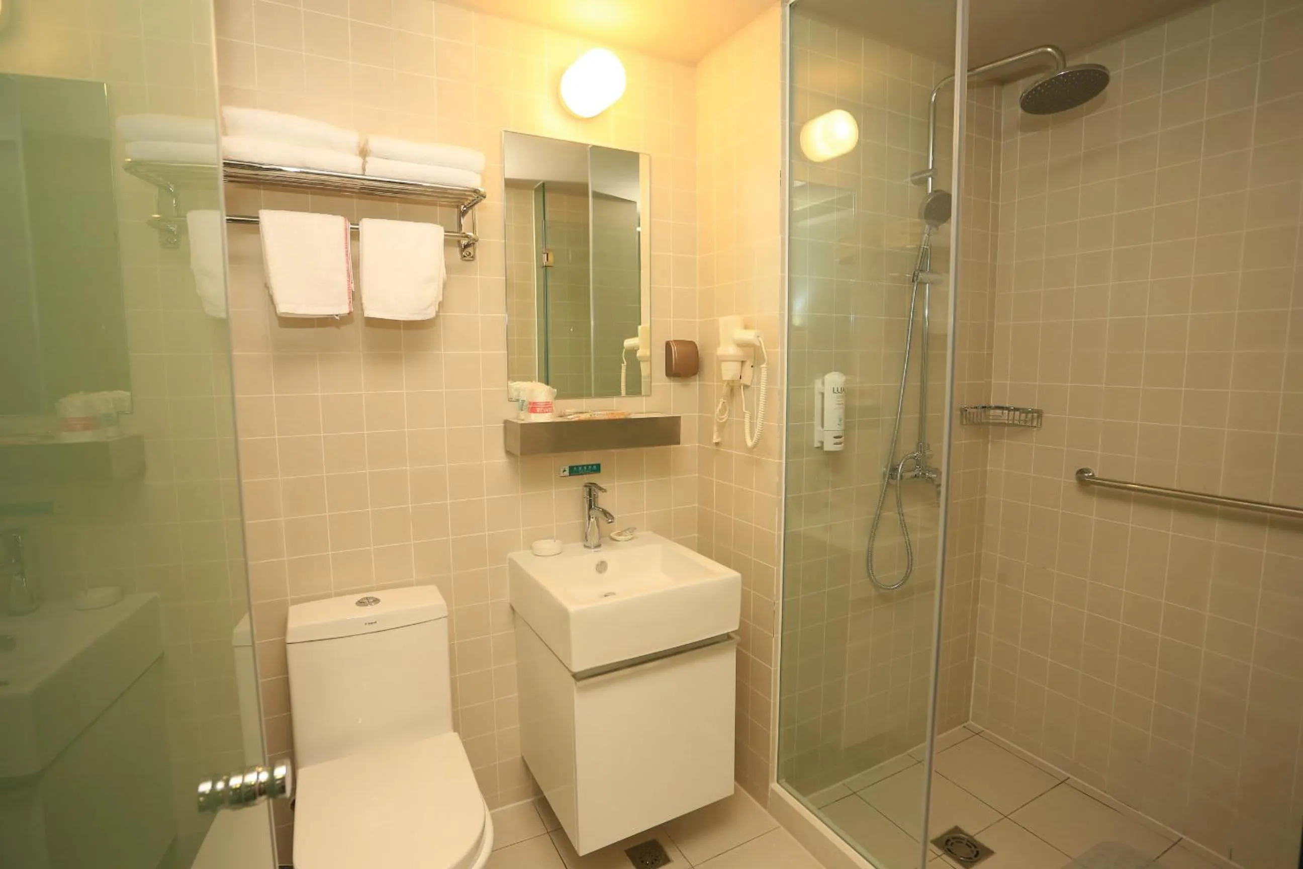 Property building in Jinjiang Inn Select Chongqing Caiyuanba Railway Station