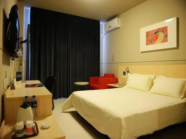 Bed in Jinjiang Inn Langfang Wanda Plaza Bed in Jinjiang Inn Langfang Wanda Plaza