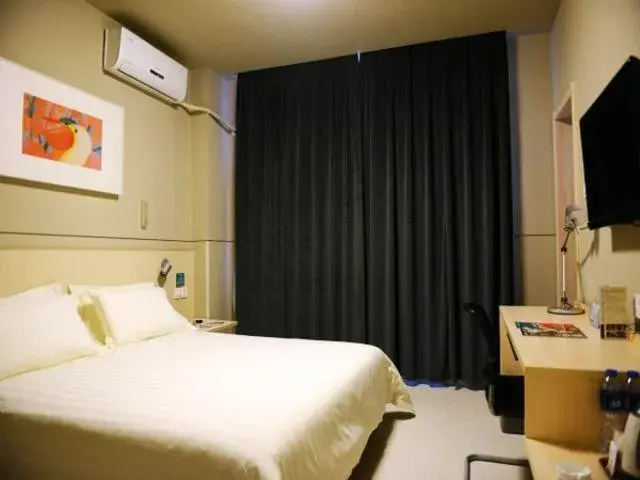 Bed in Jinjiang Inn Langfang Wanda Plaza Bed in Jinjiang Inn Langfang Wanda Plaza