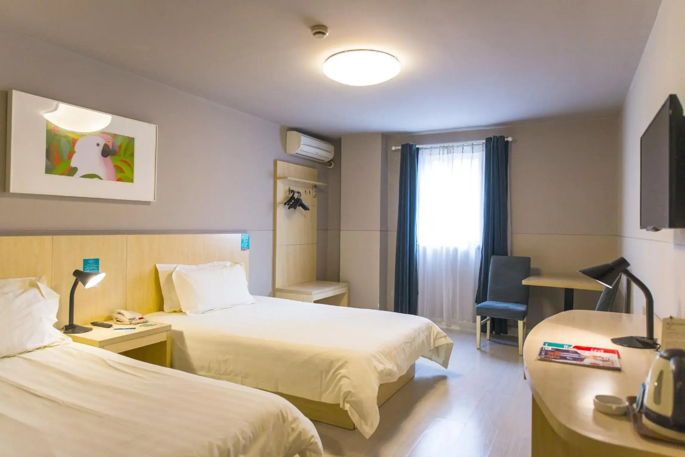 Bedroom, Bed in Jinjiang Inn Select Yantai Development Zone Wuzhishan Road Bedroom, Bed in Jinjiang Inn Select Yantai Development Zone Wuzhishan Road