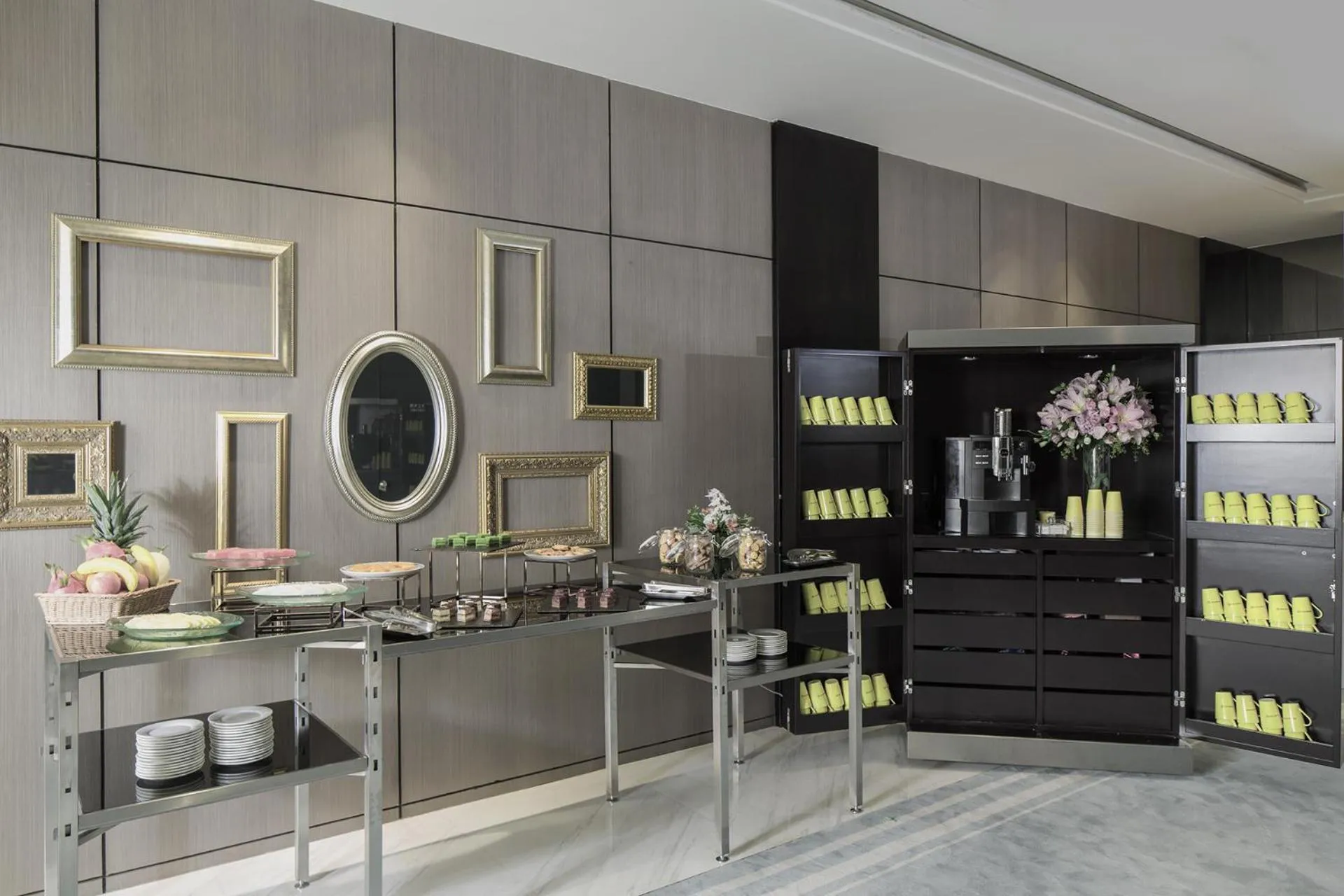 Food and drinks in Golden Tulip New Asia Hotel The Bund Shanghai