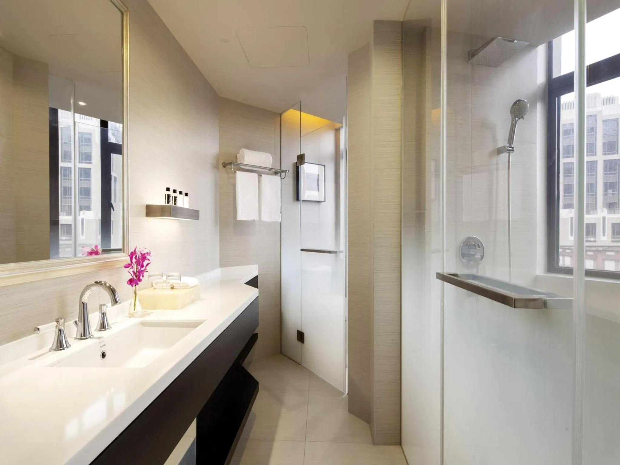 Toilet in Golden Tulip New Asia Hotel The Bund Shanghai