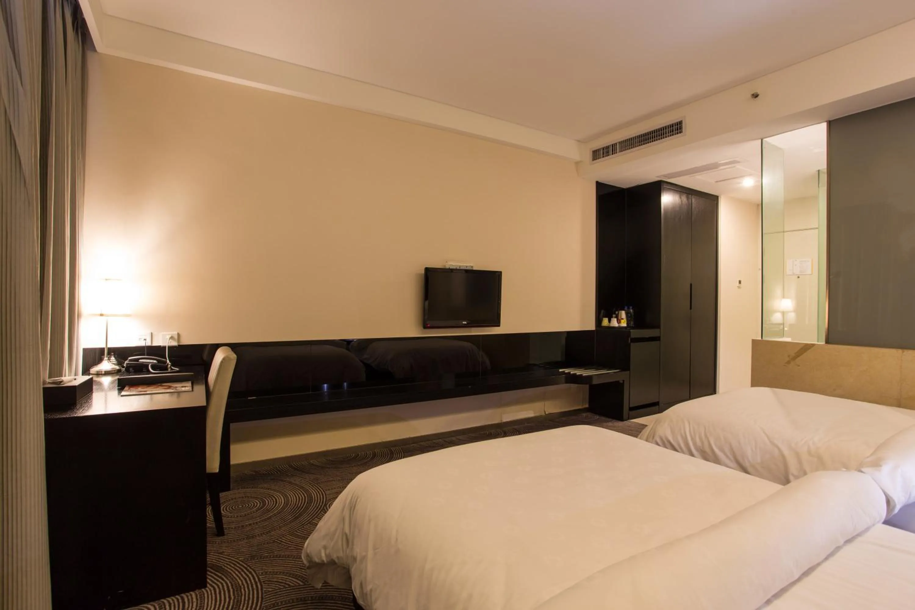 Bed in Metropolo, Hefei, Wanda Plaza, Swan Lake