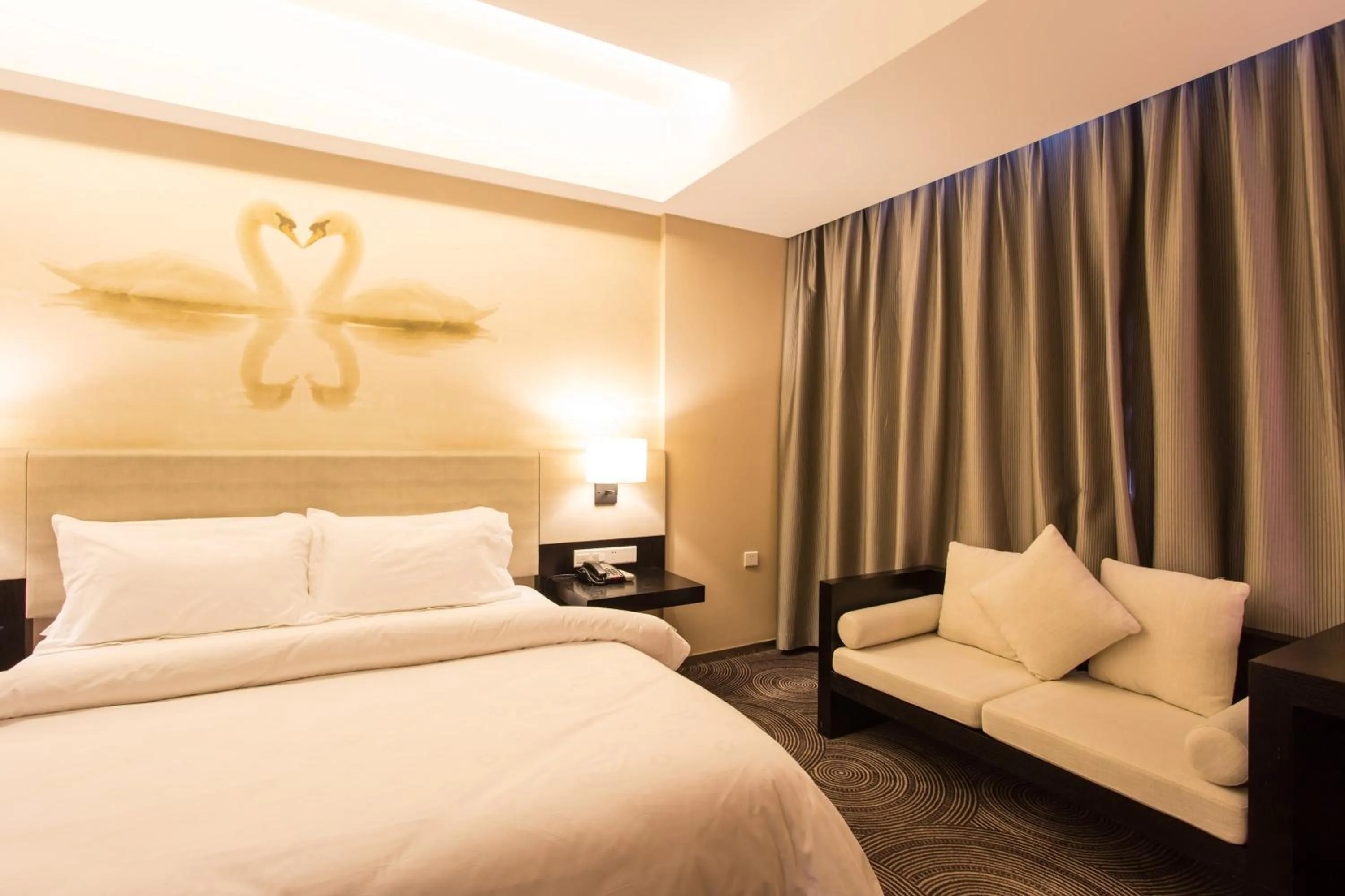 Bed in Metropolo, Hefei, Wanda Plaza, Swan Lake