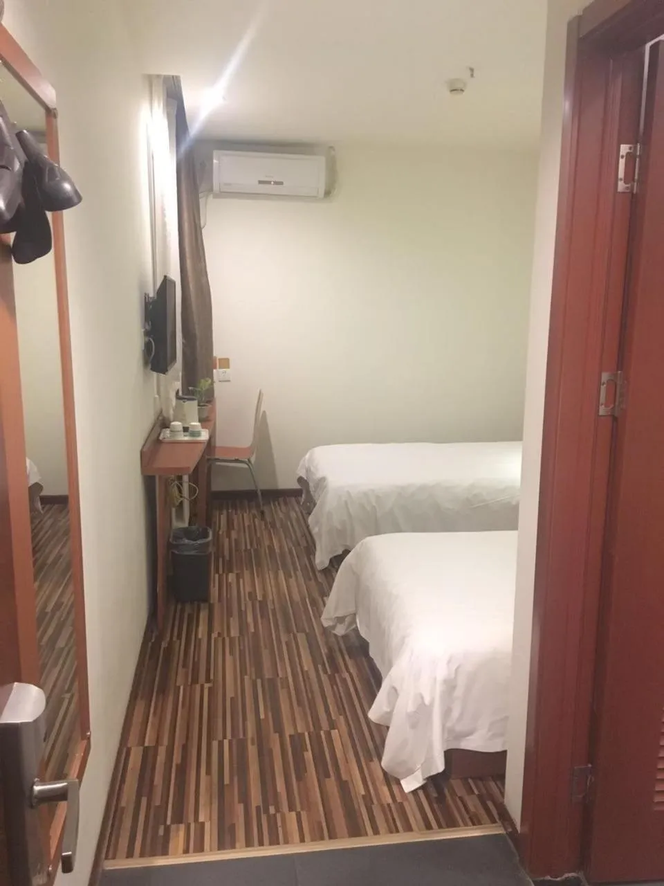 Decorative detail, Bed in Goldmet Inn Beojing Capital Airport Xinguozhan