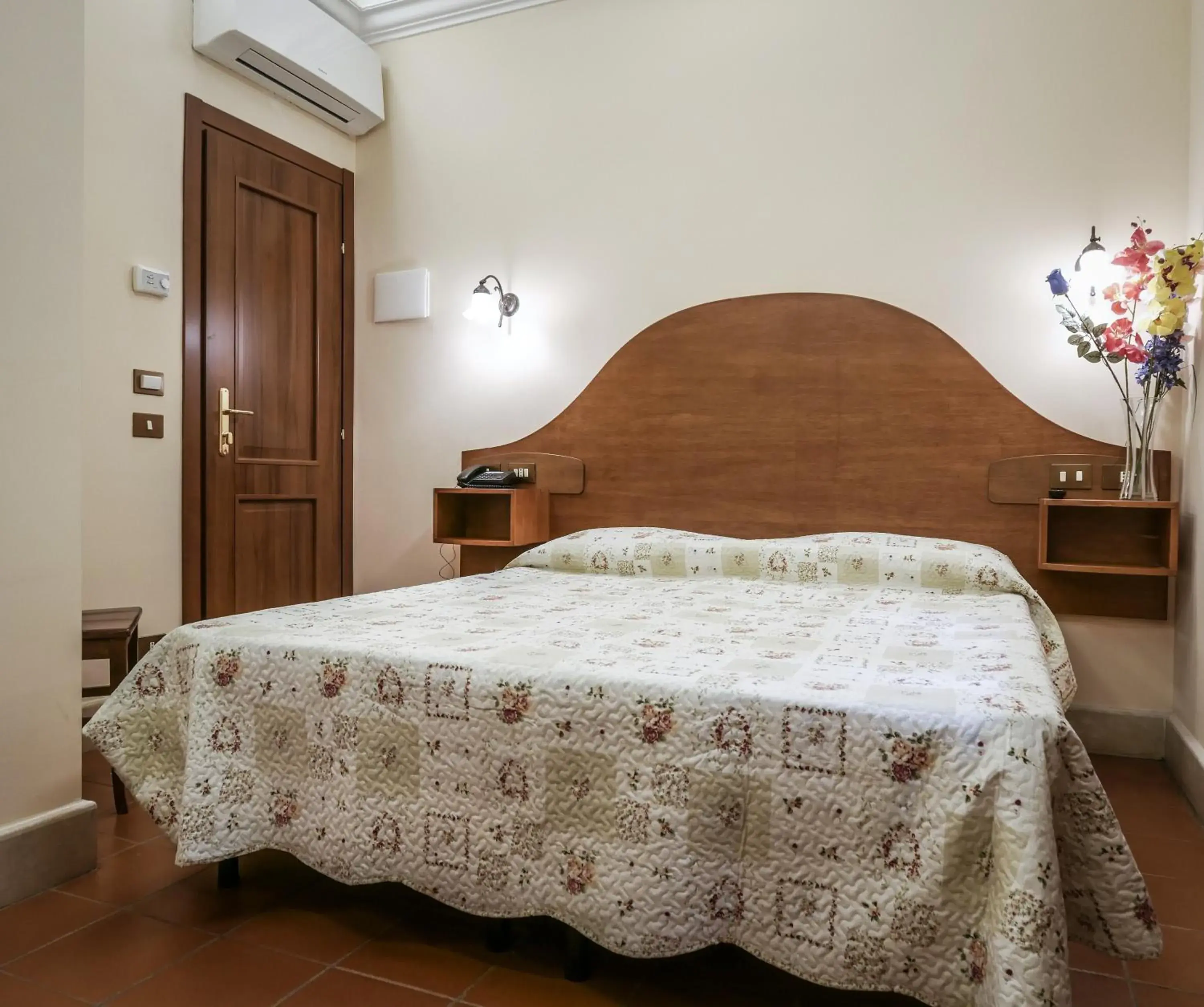 Hotel 4 Coronati Hotel 4 Coronati
