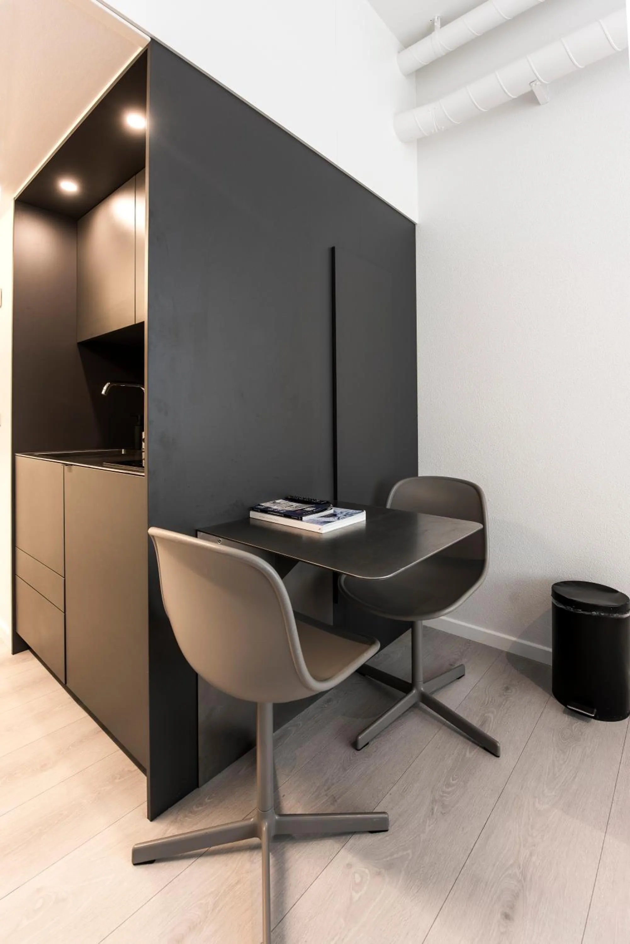 Kitchen or kitchenette in CPH Studio Hotel