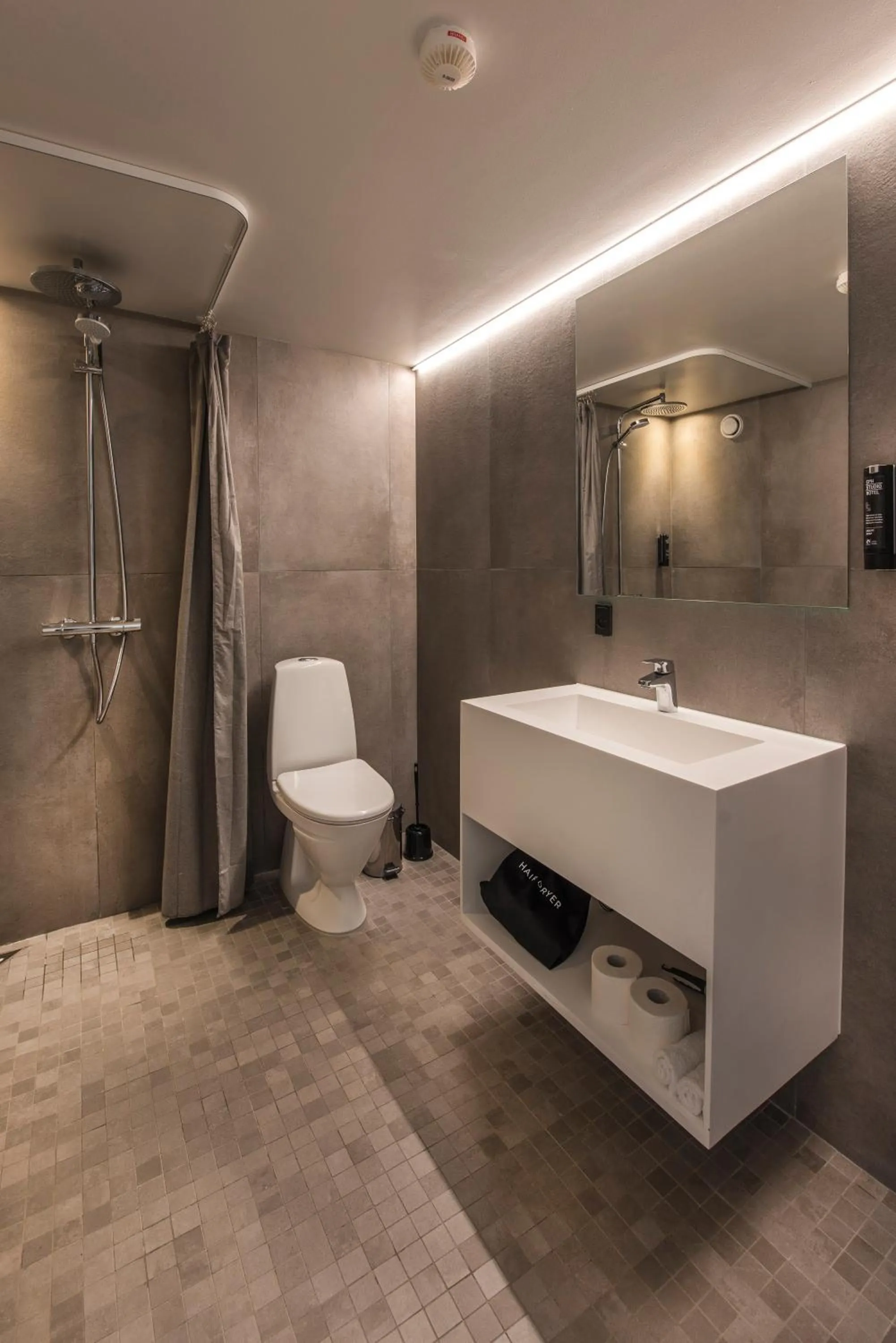 Bathroom in CPH Studio Hotel