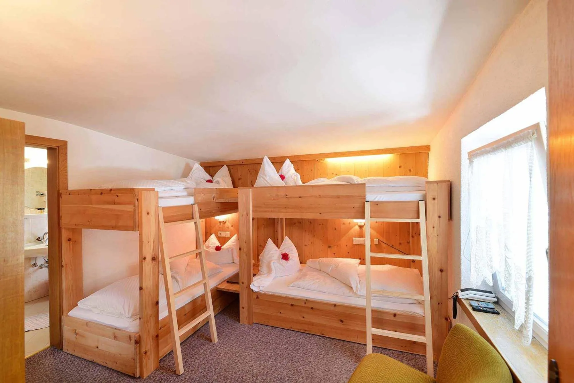 Photo of the whole room, Bed in Alpin Garni die kleine Post