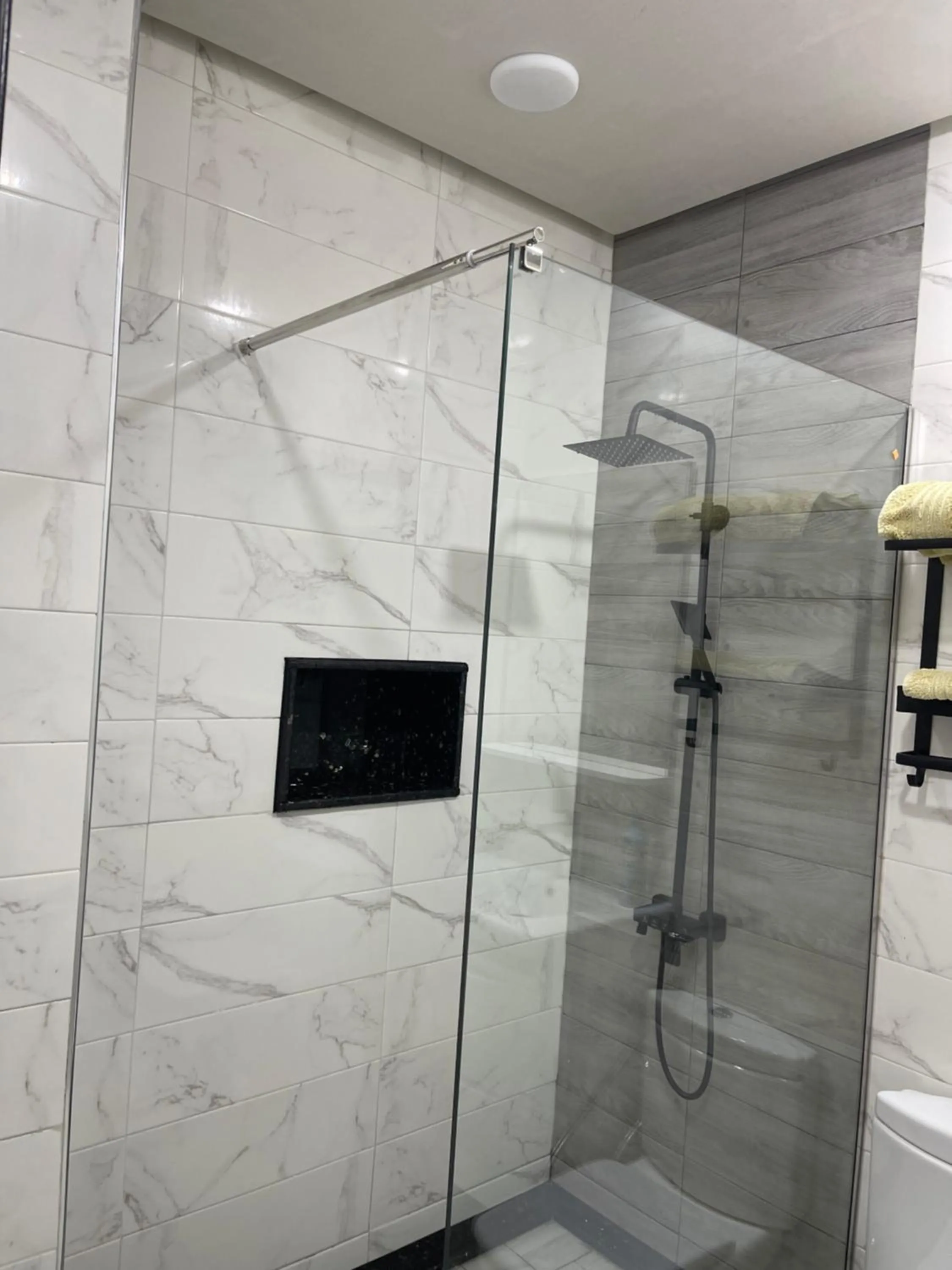Bathroom in Lilac Gardens Resort