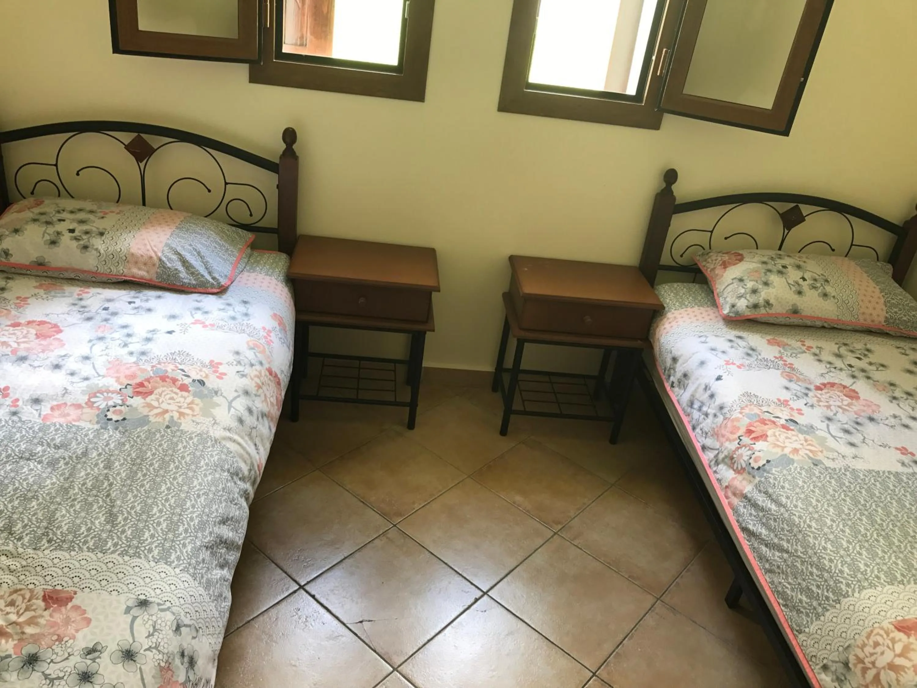 bunk bed, Bed in Lilac Gardens Resort