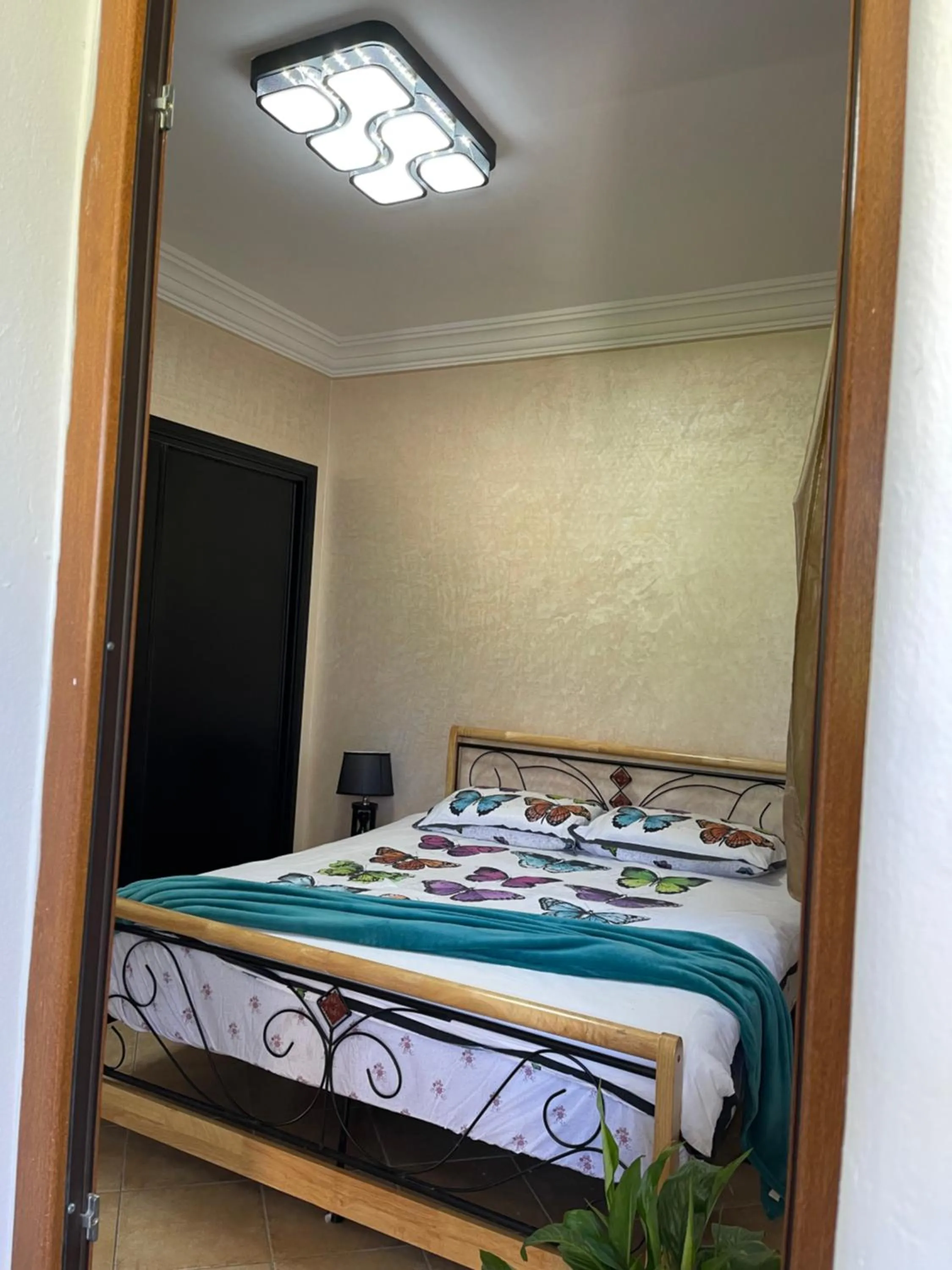 Bedroom, Bed in Lilac Gardens Resort