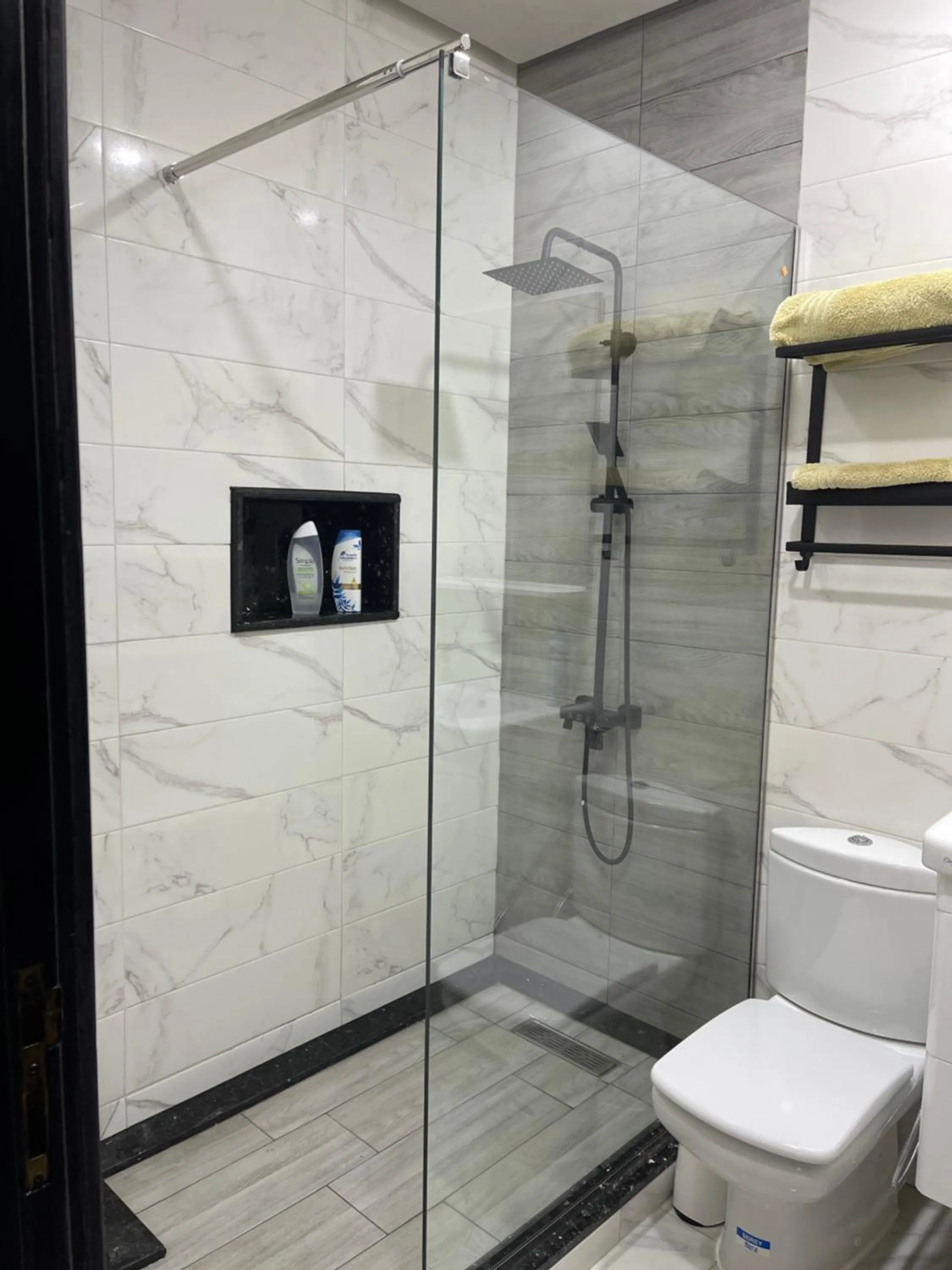 Bathroom in Lilac Gardens Resort