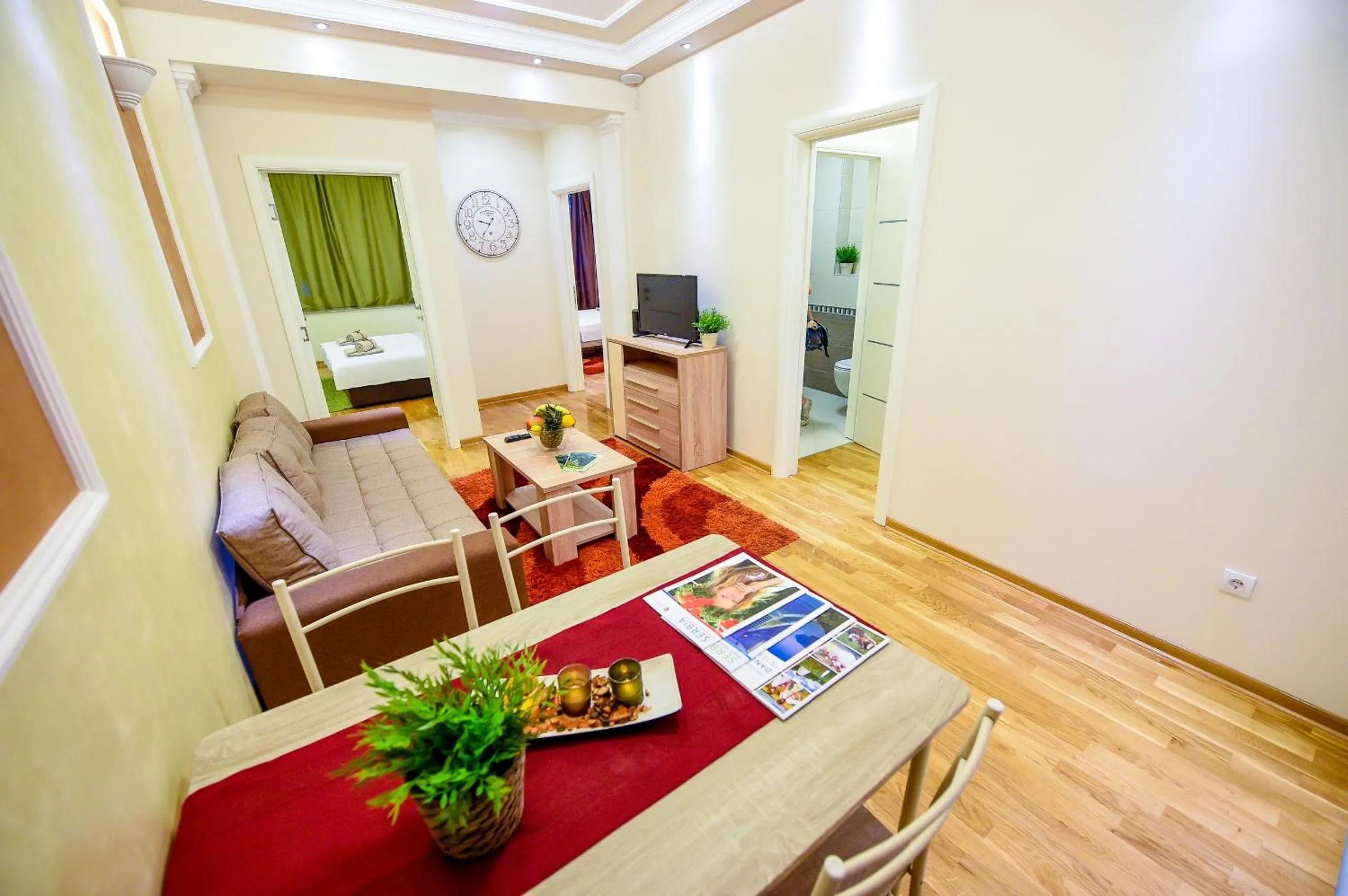 Three-Bedroom Apartment in Apartment Sweet House Politika