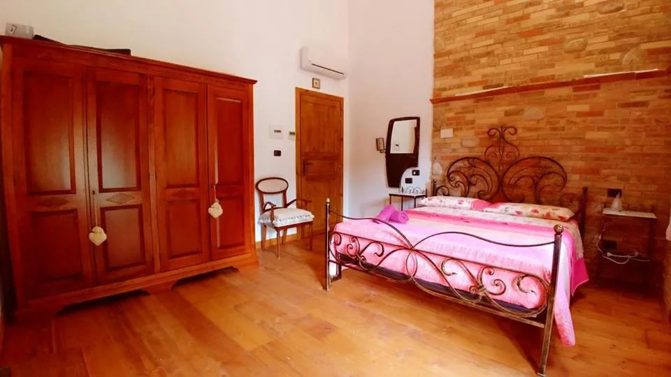Photo of the whole room, Bed in Casale del Sole