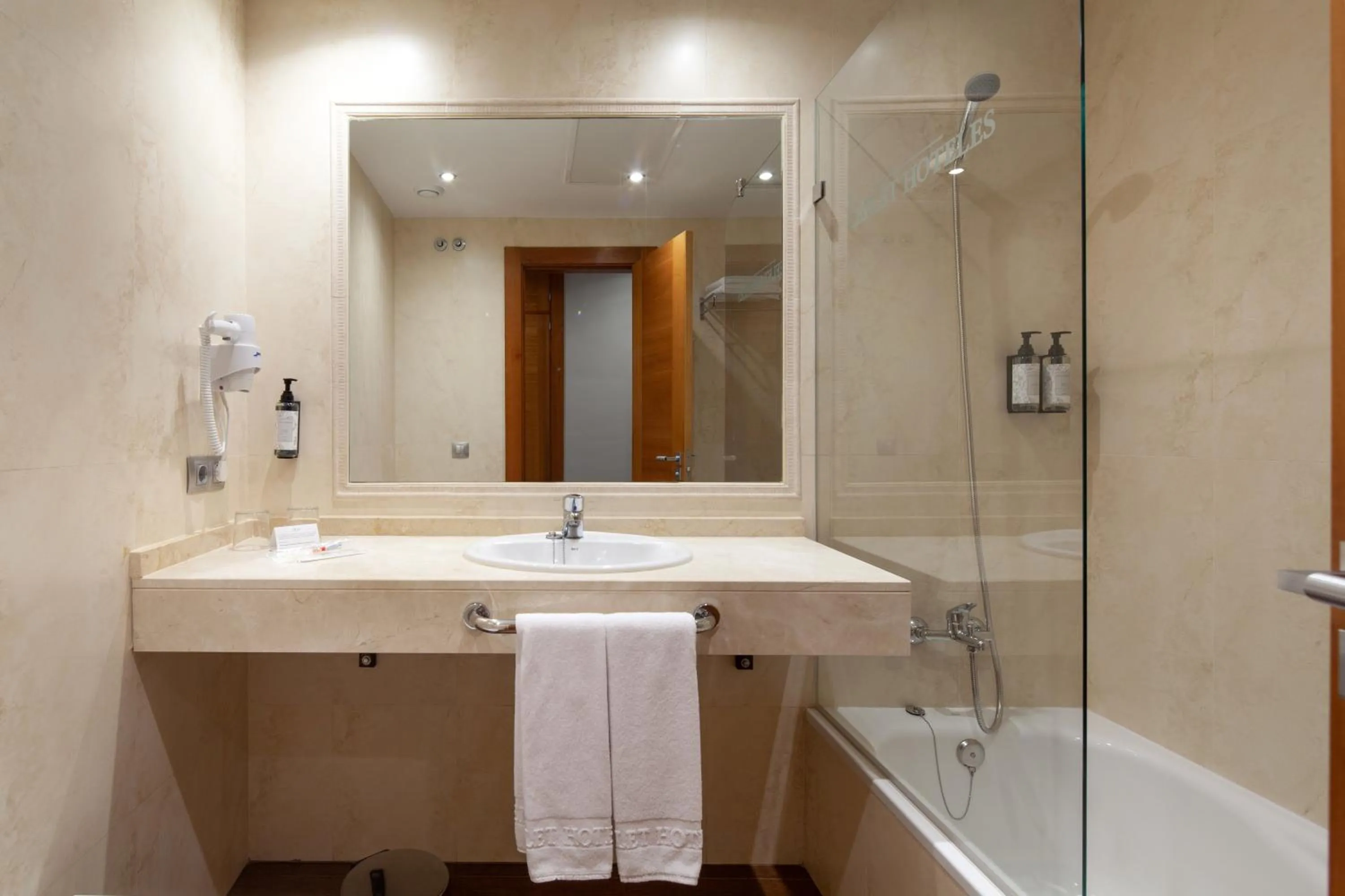 Bathroom in Leflet Sanlucar