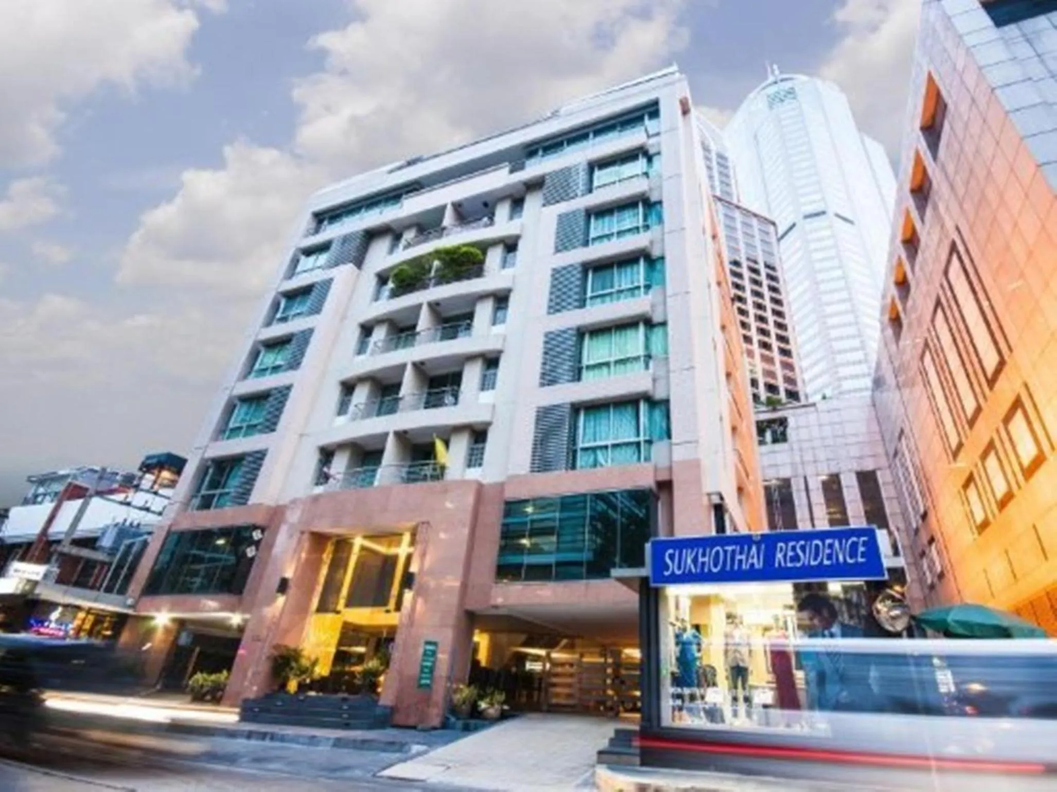 Nearby landmark in Sukhothai Residence Ruam Ruedi