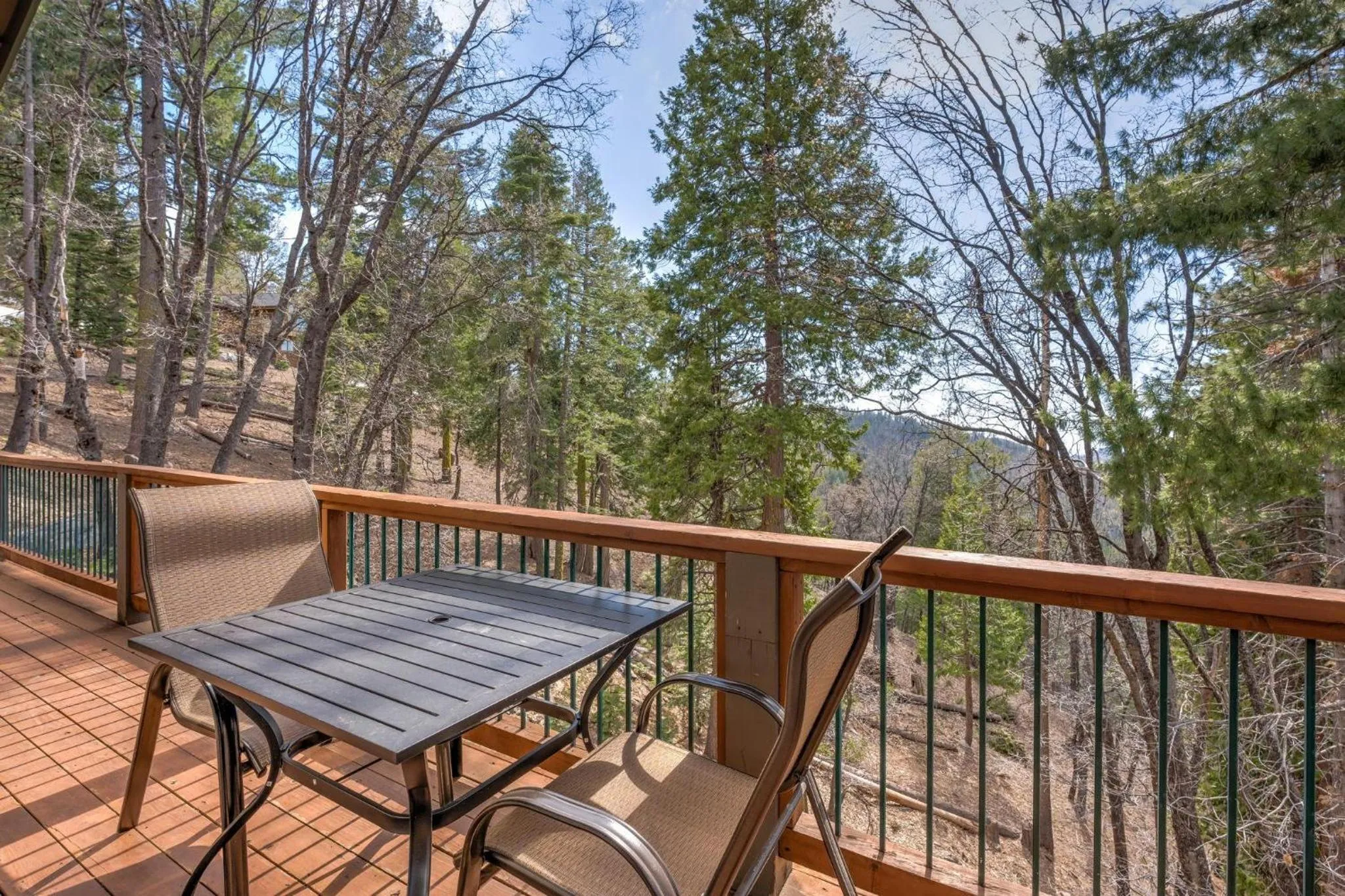 Falcons Nest (Upstairs)