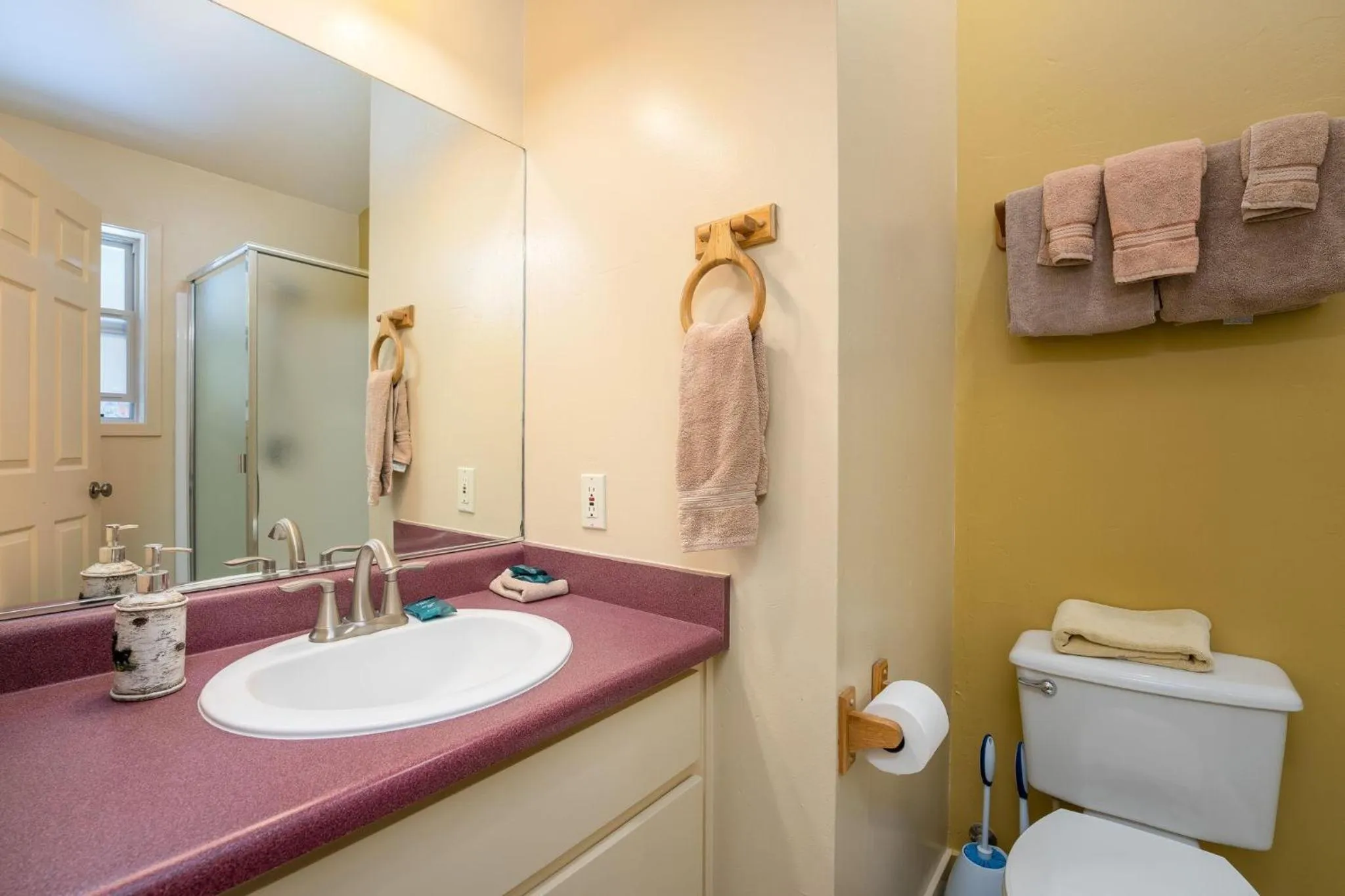 Falcons Nest (Upstairs)