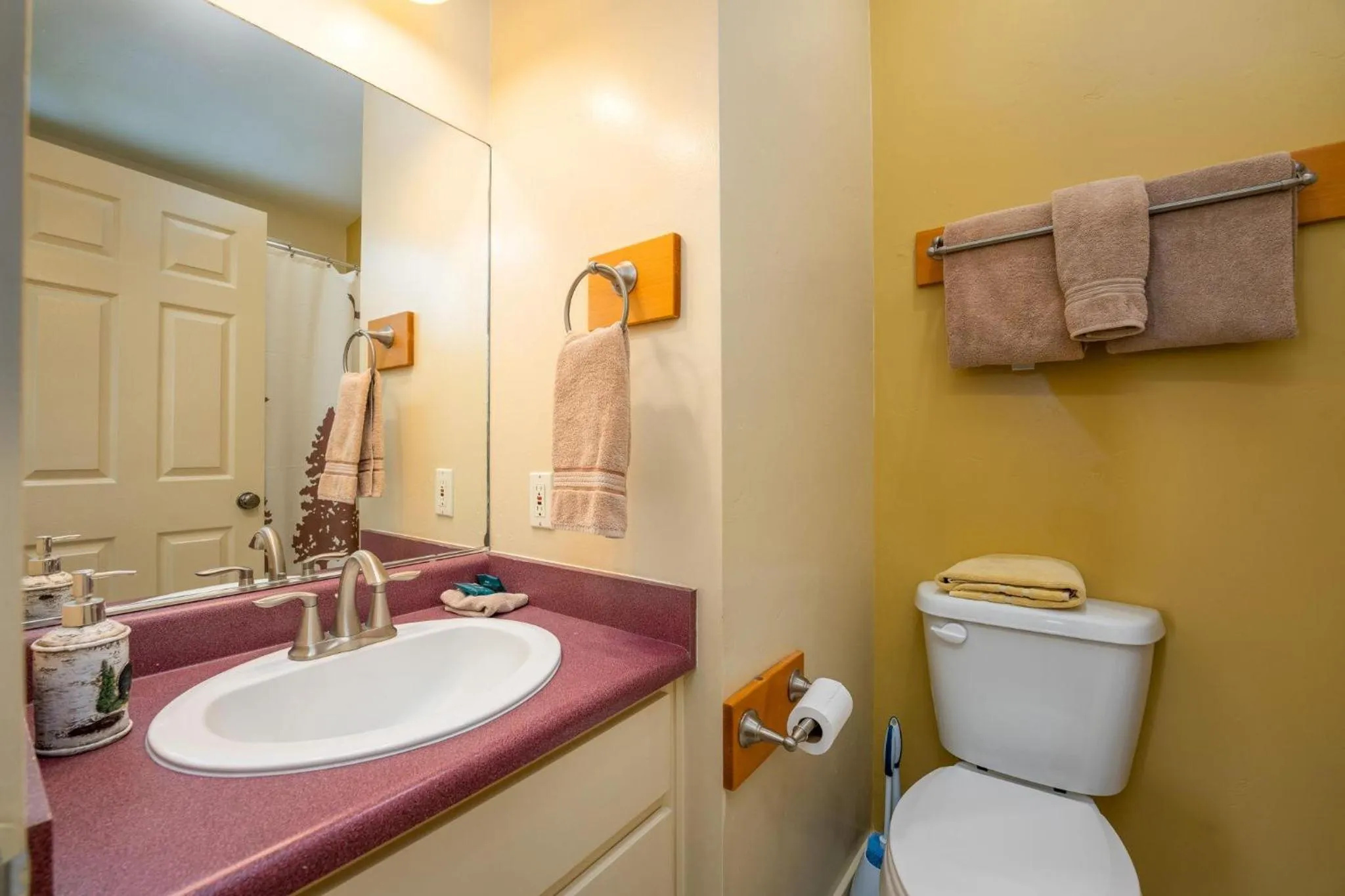 Falcons Nest (Upstairs)