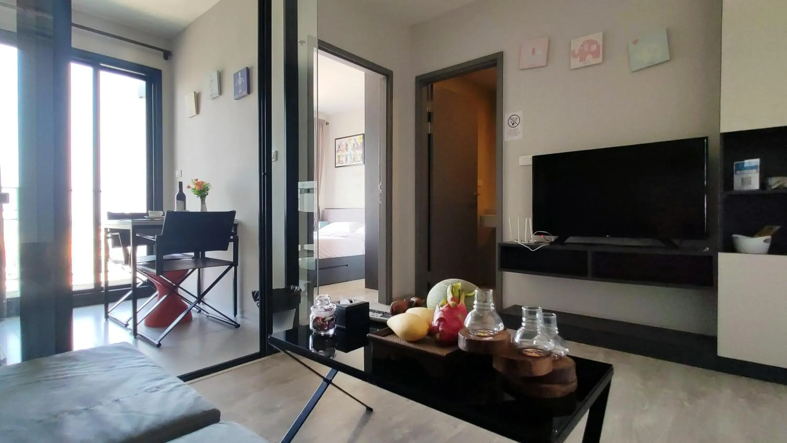 Studio with Balcony in Many Holiday The Base Condo Studio with Balcony in Many Holiday The Base Condo