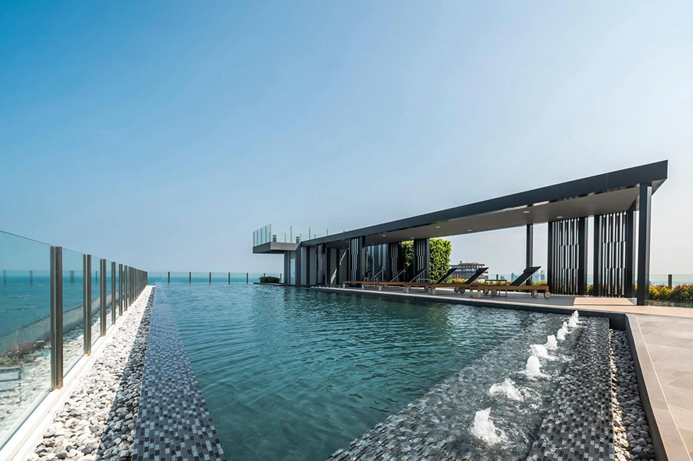 Property building in Many Holiday The Base Condo