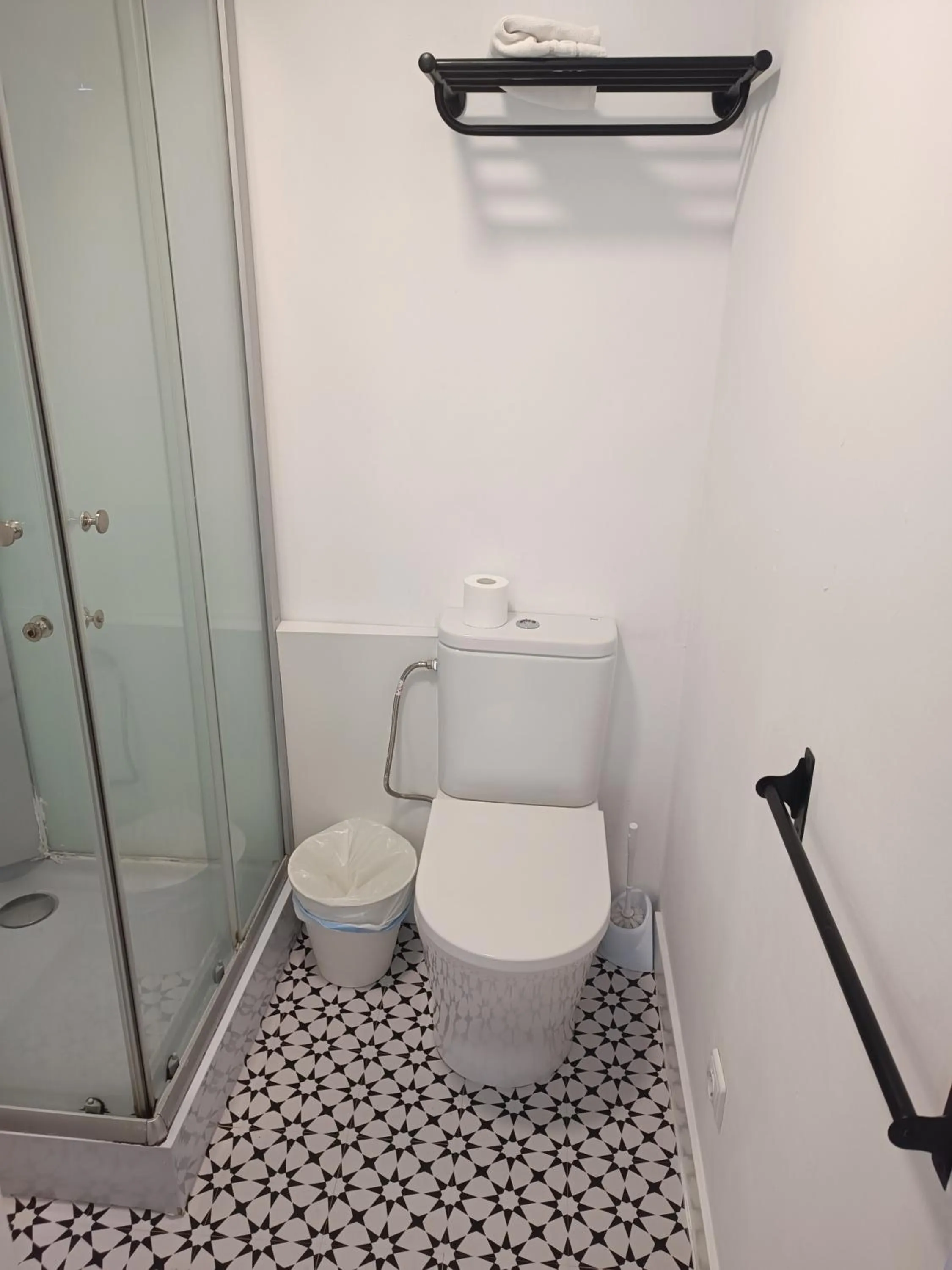 Bathroom in Rin Rooms