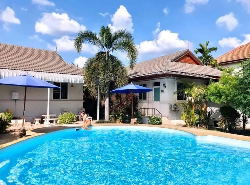 Property building in Nuch's Apple Guest House