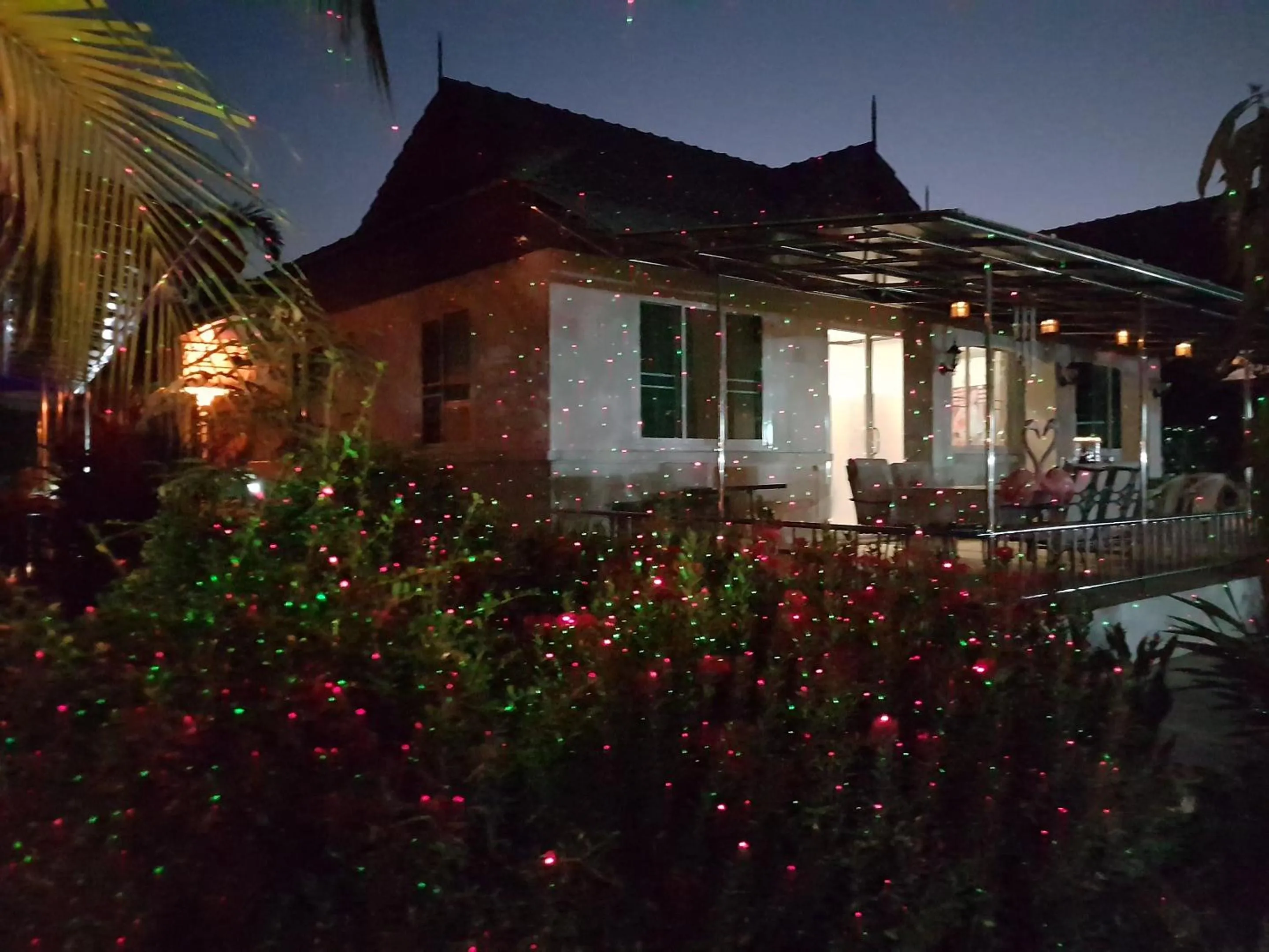 Facade/entrance in Nuch's Apple Guest House