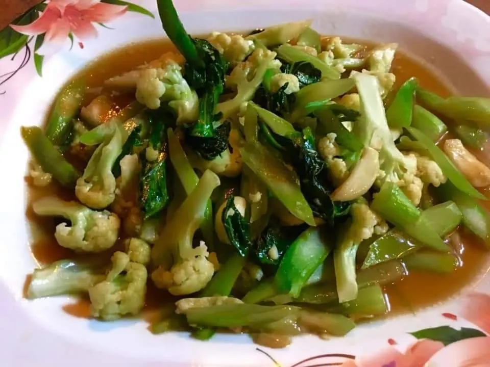 Food in Nuch's Apple Guest House