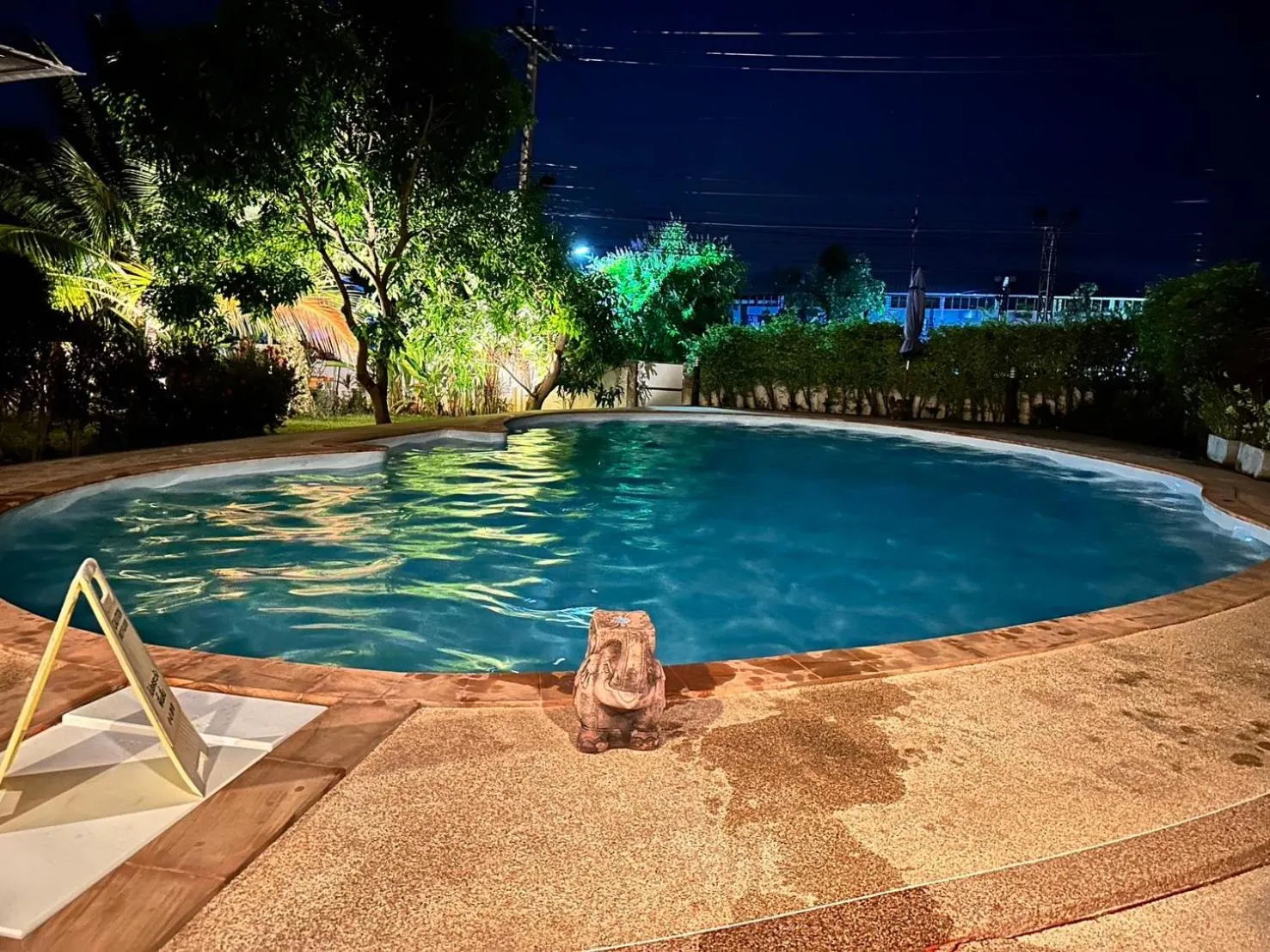 Night in Nuch's Apple Guest House