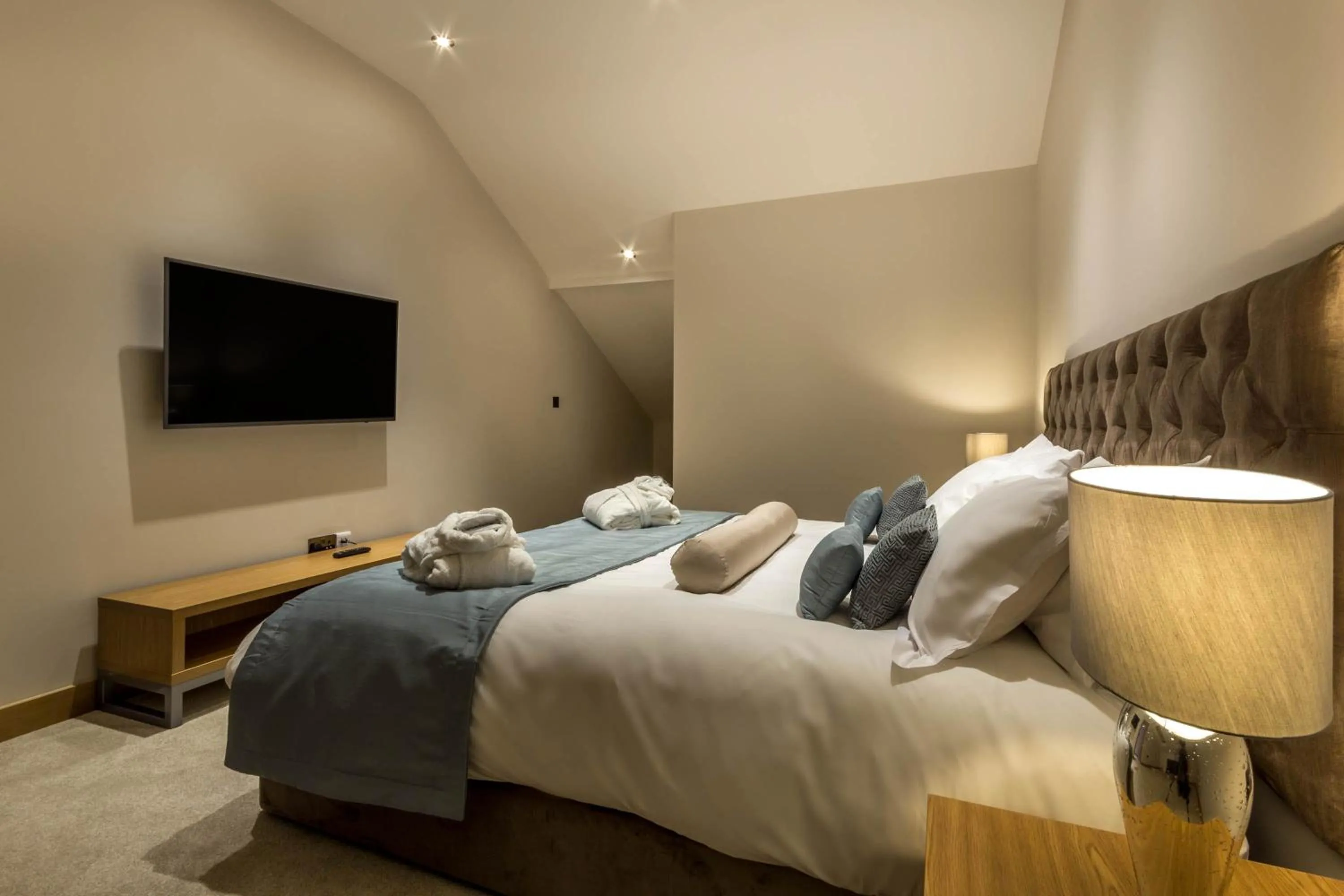 Bedroom, Bed in Mansio Suites Basinghall