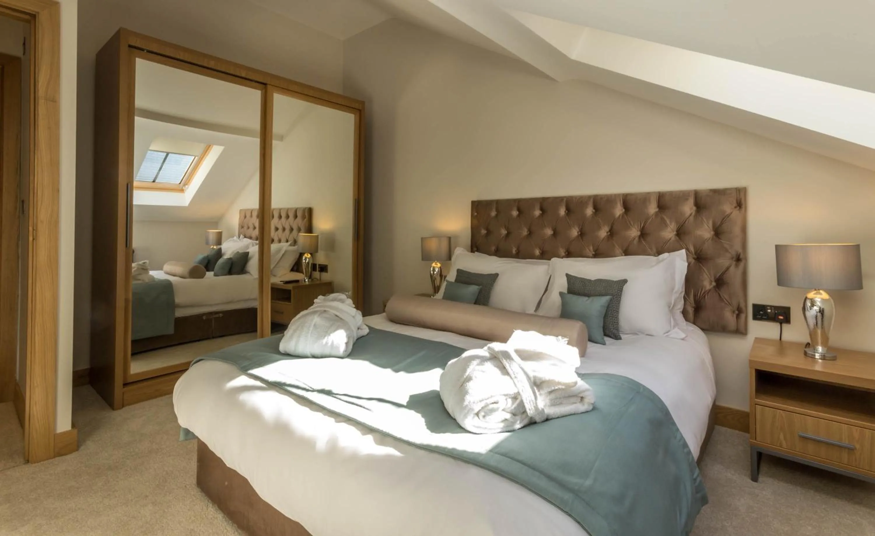 Bedroom, Bed in Mansio Suites Basinghall