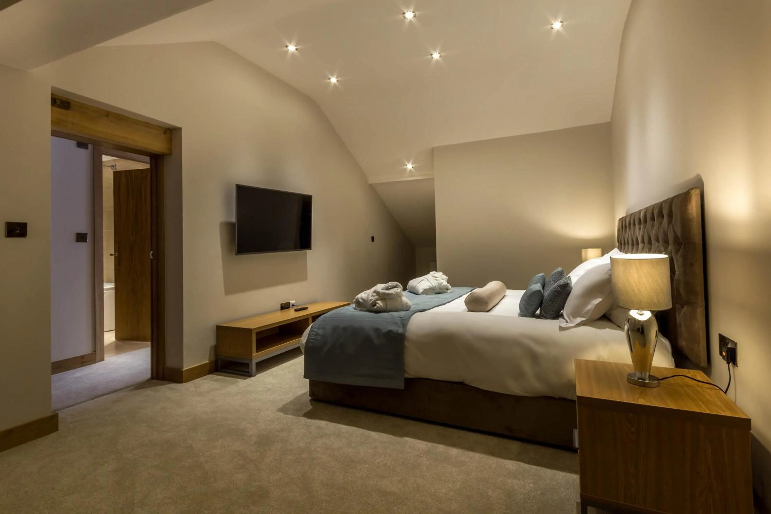 Bedroom, Bed in Mansio Suites Basinghall