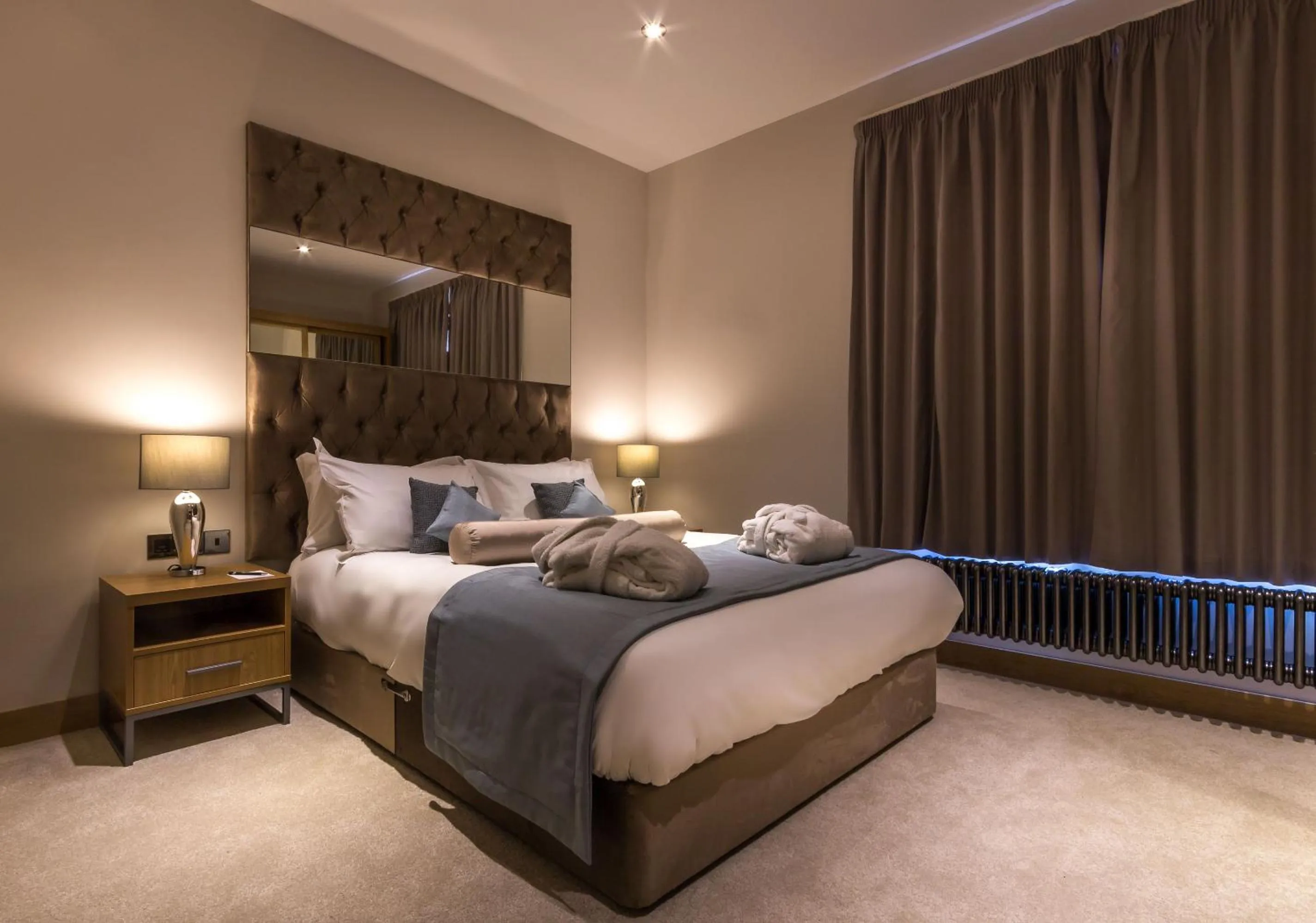 Bedroom, Bed in Mansio Suites Basinghall