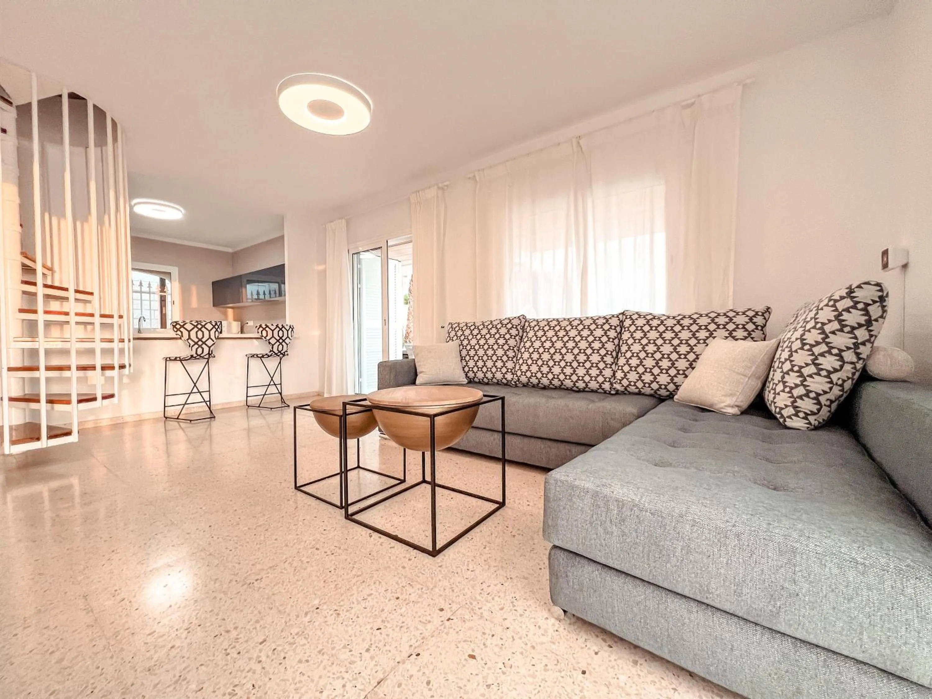 Villa Julia, First Line, 3 Bedrooms, Stunning Ocean View and Pool in Callao Salvaje