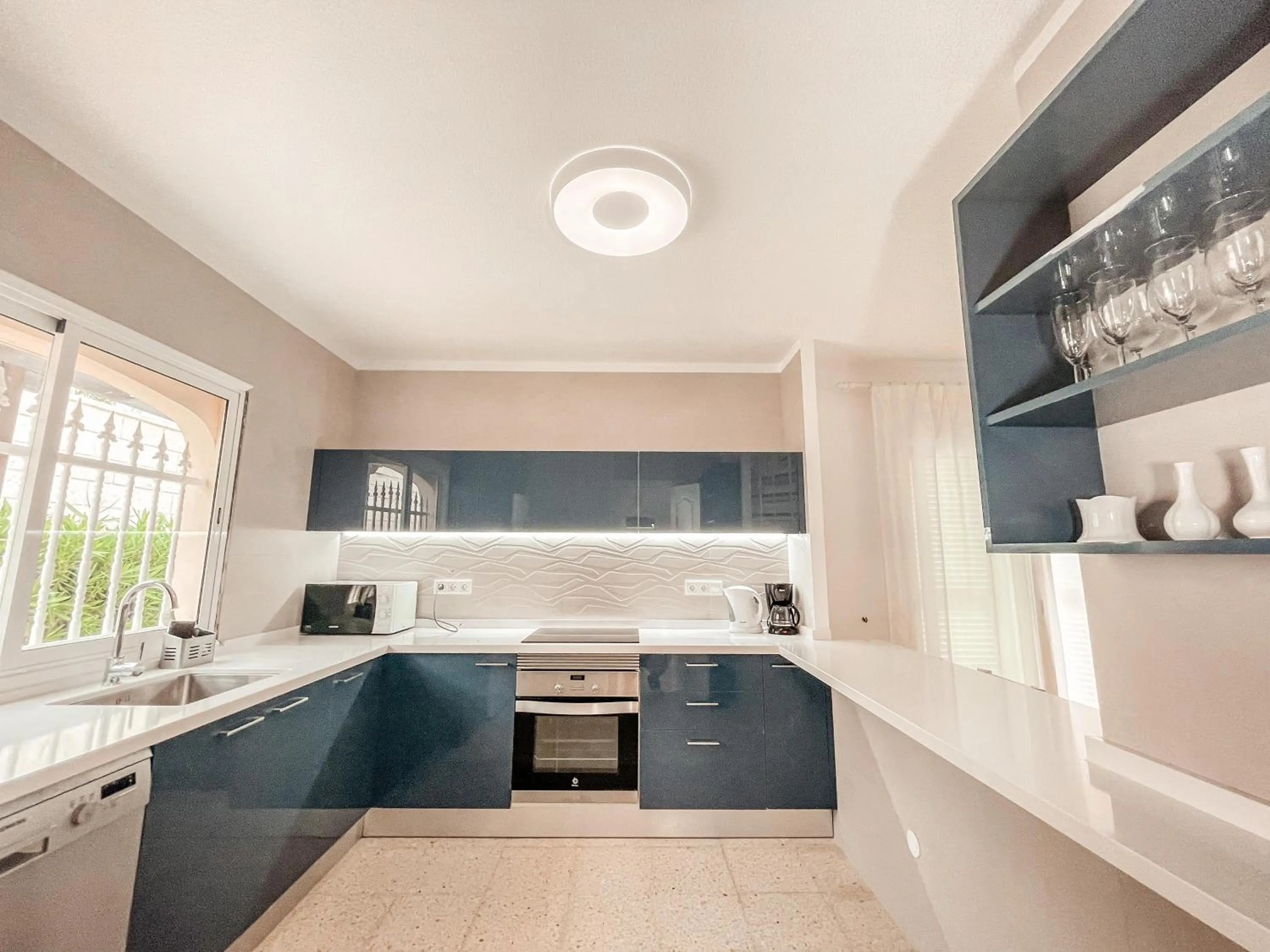 Villa Julia, First Line, 3 Bedrooms, Stunning Ocean View and Pool in Callao Salvaje